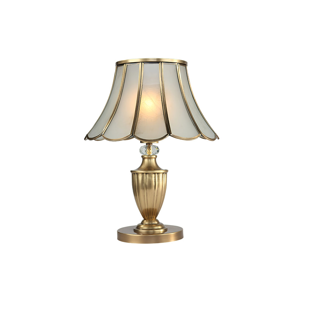 CrystalLux – Moderne bordlampe med guldskaft
