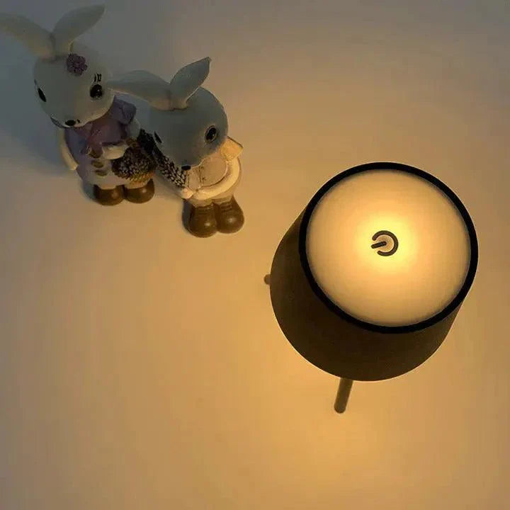 StandGlow - Lampe de table moderne sur trépied