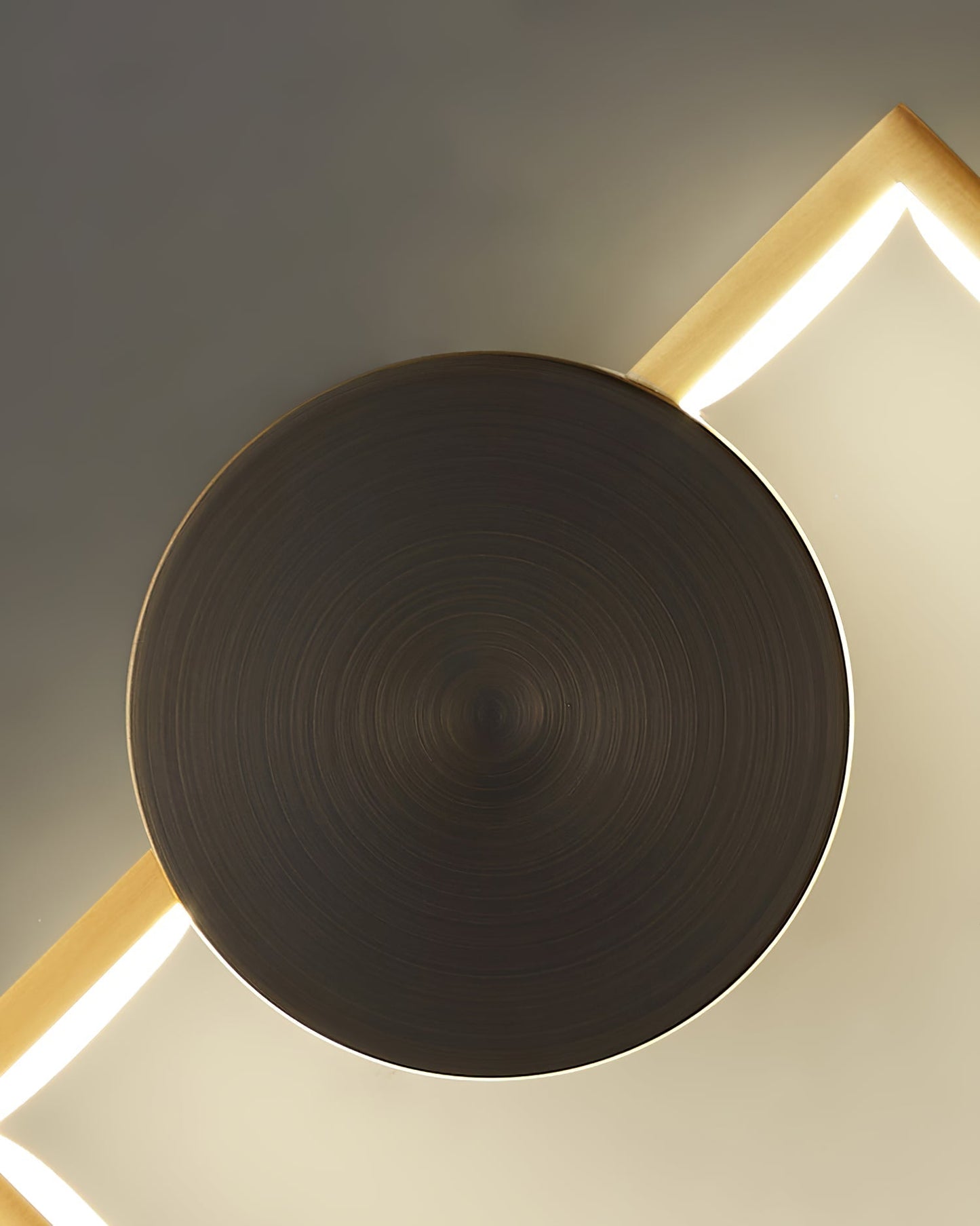 GeoBeam - Væglampe i geometrisk design