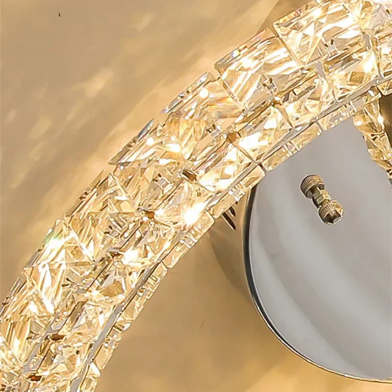 GlaciaLuxe - Elegante Kristall-Deckenleuchte in Gold