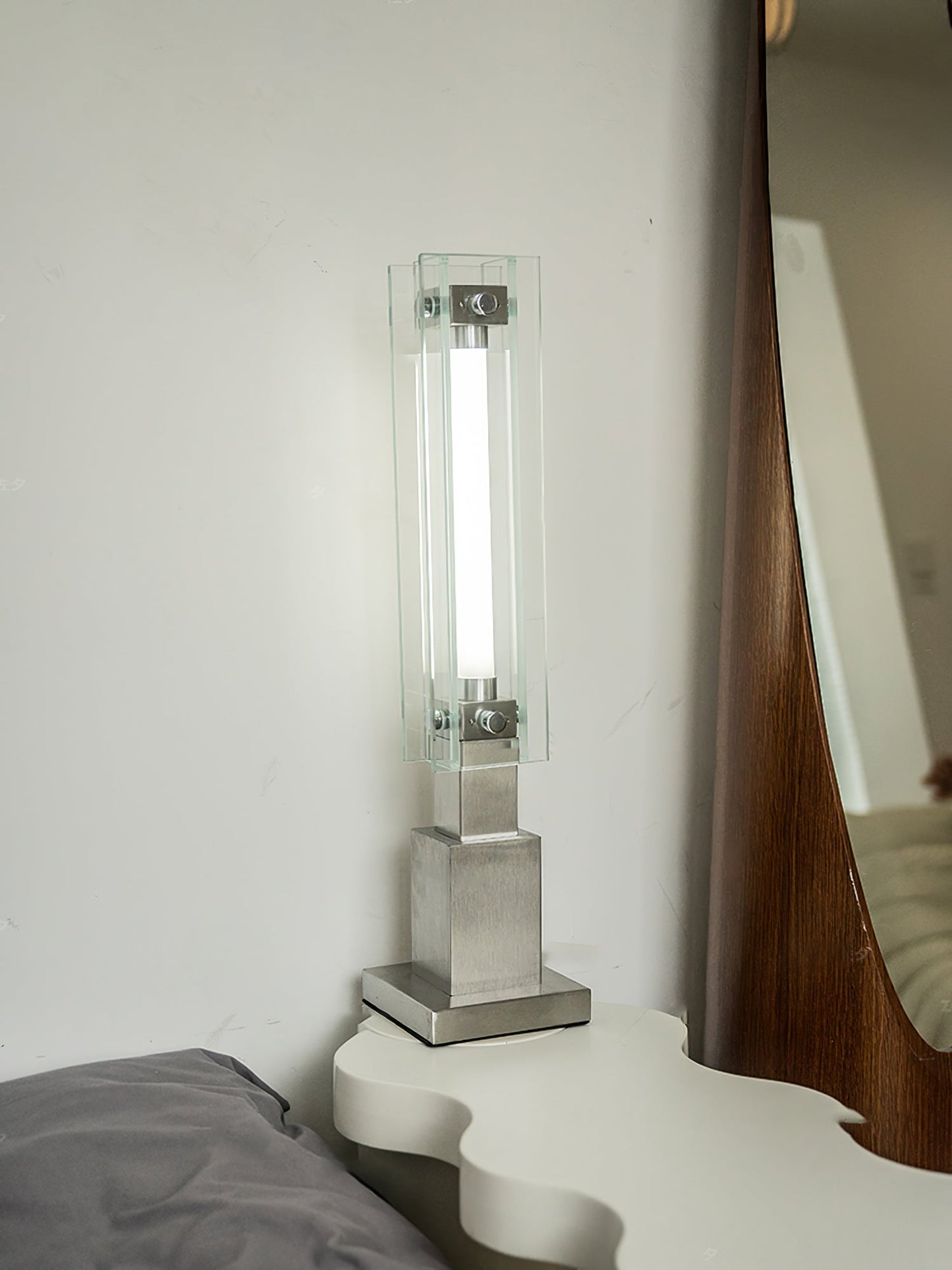 LampadaireGlow - Table Lamp with Refined Shape and Soft Glow
