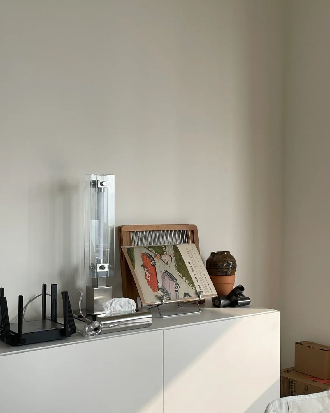 LampadaireGlow - Table Lamp with Refined Shape and Soft Glow