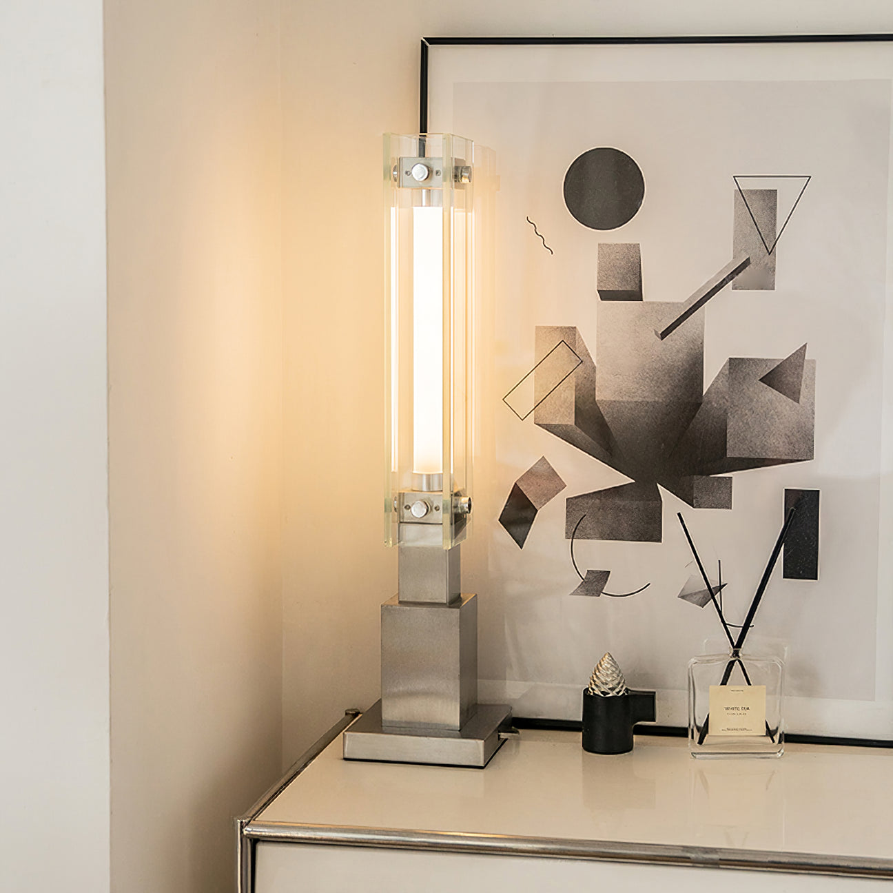 LampadaireGlow - Table Lamp with Refined Shape and Soft Glow