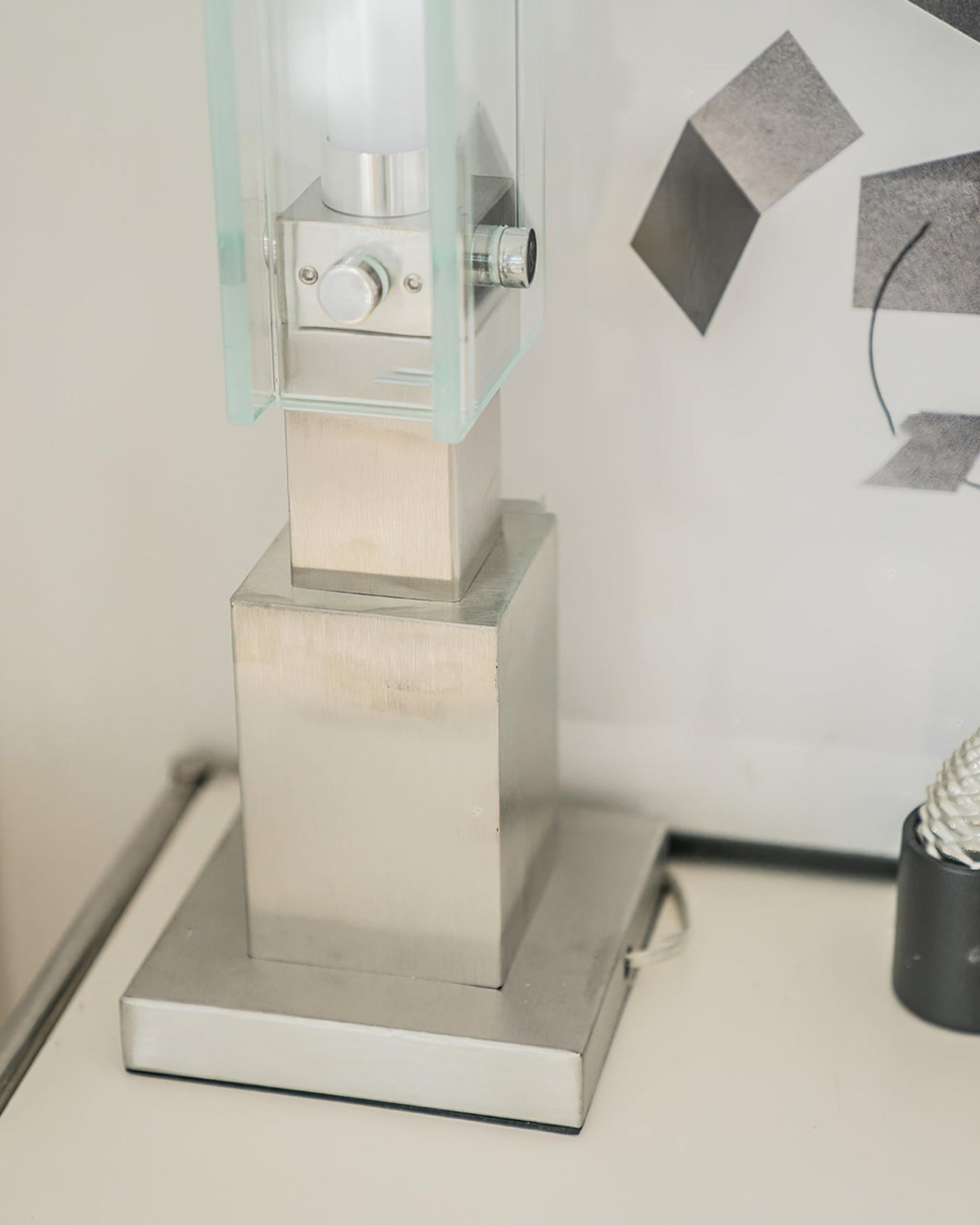 LampadaireGlow - Table Lamp with Refined Shape and Soft Glow
