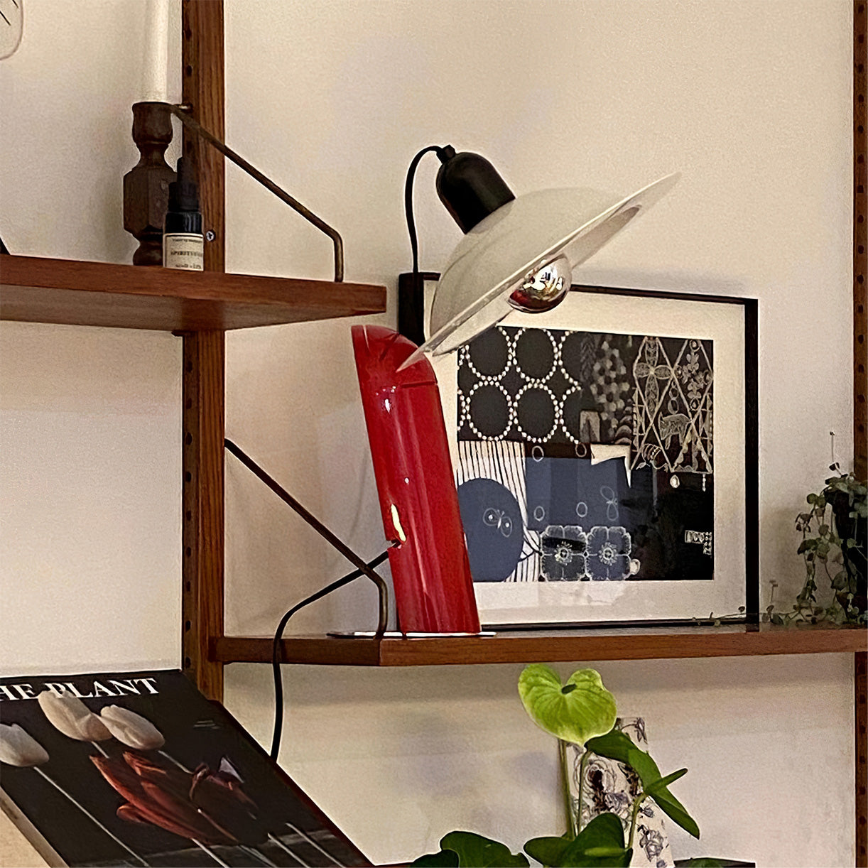 VersaLume – Lampe de table avec abat-jour réglable