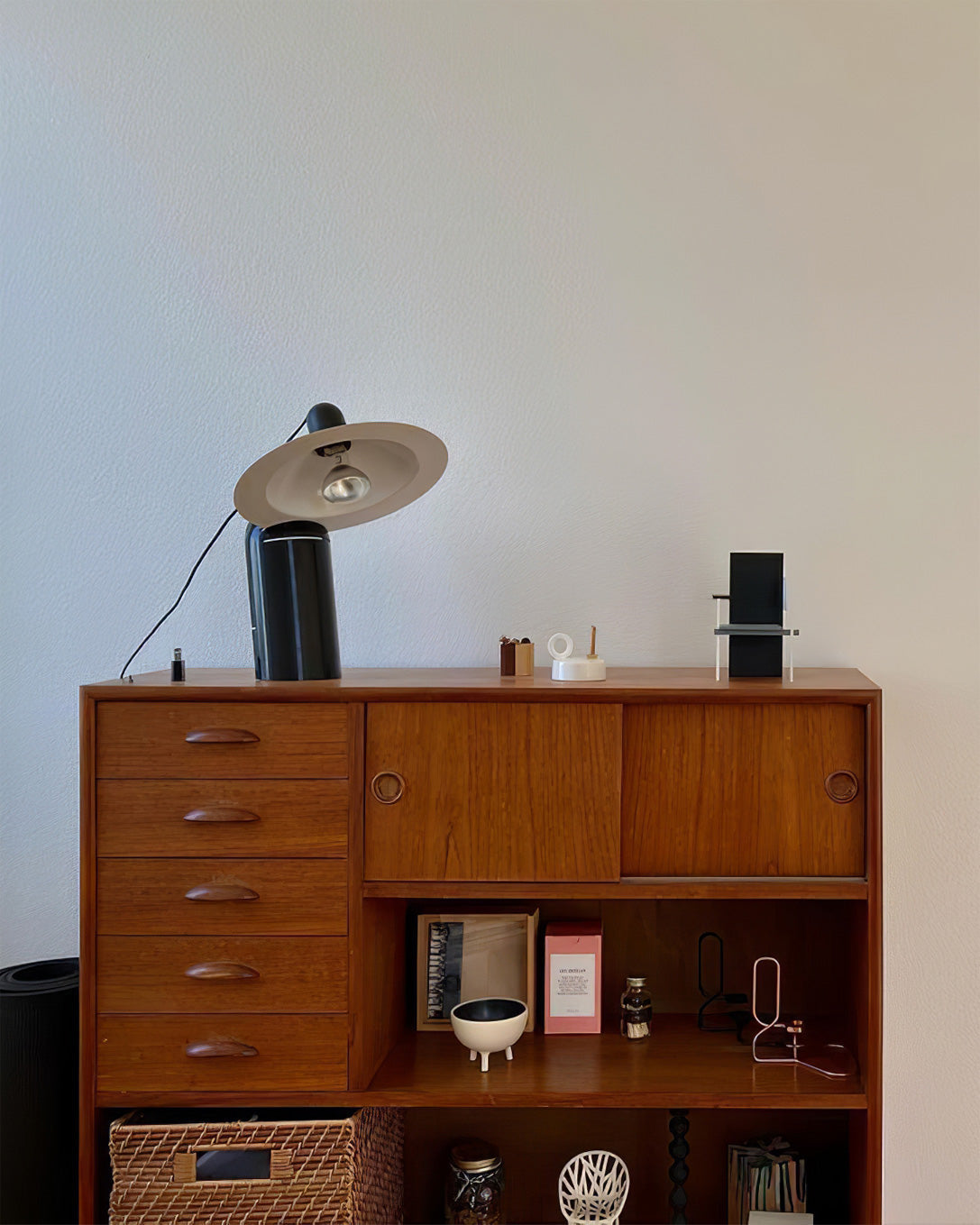 VersaLume – Lampe de table avec abat-jour réglable
