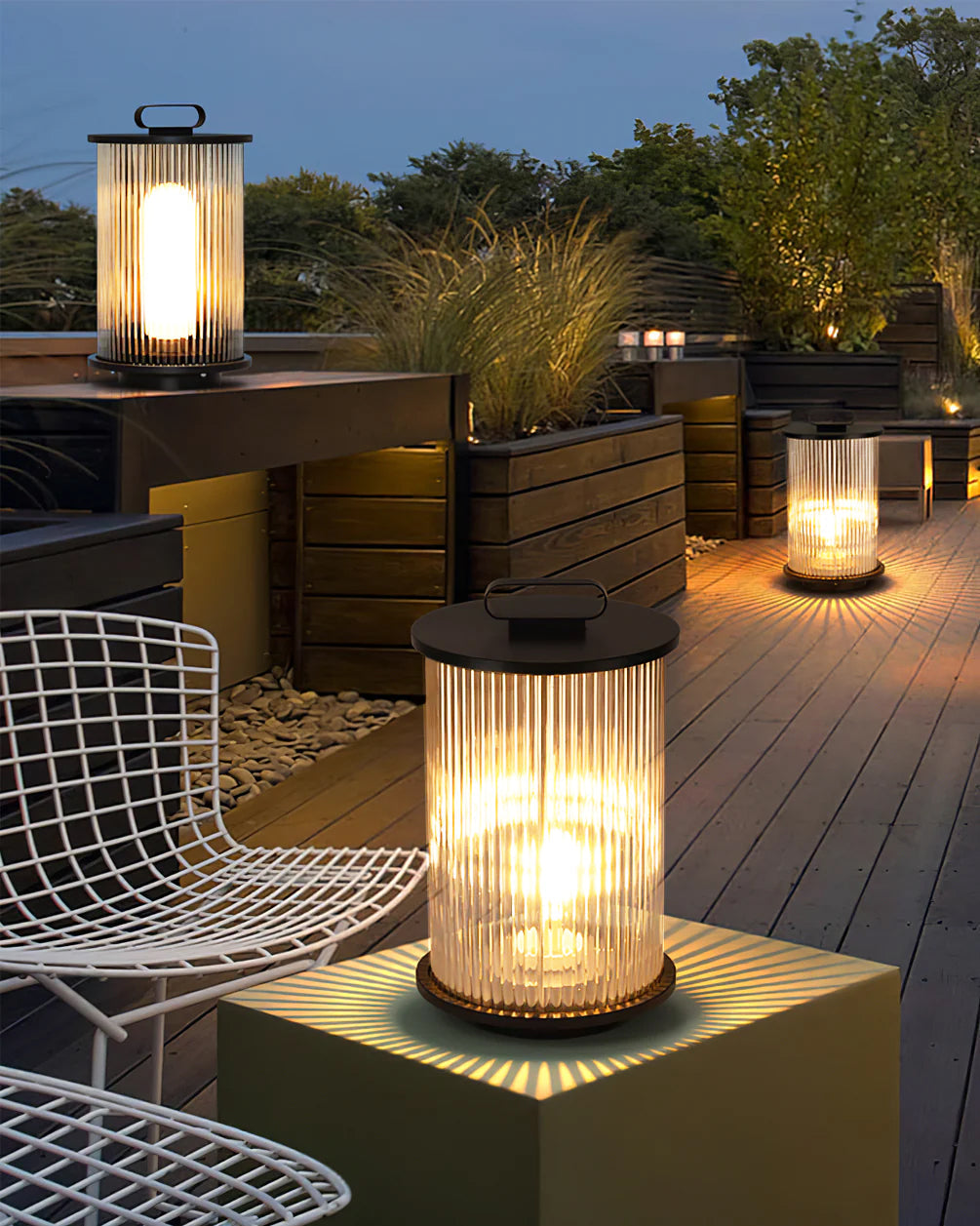 SolarGlow – Glass and Stainless Steel Garden Table Lamp