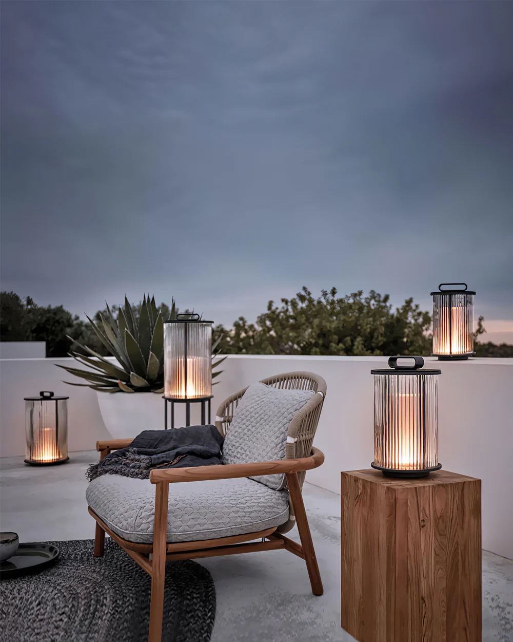 SolarGlow – Glass and Stainless Steel Garden Table Lamp