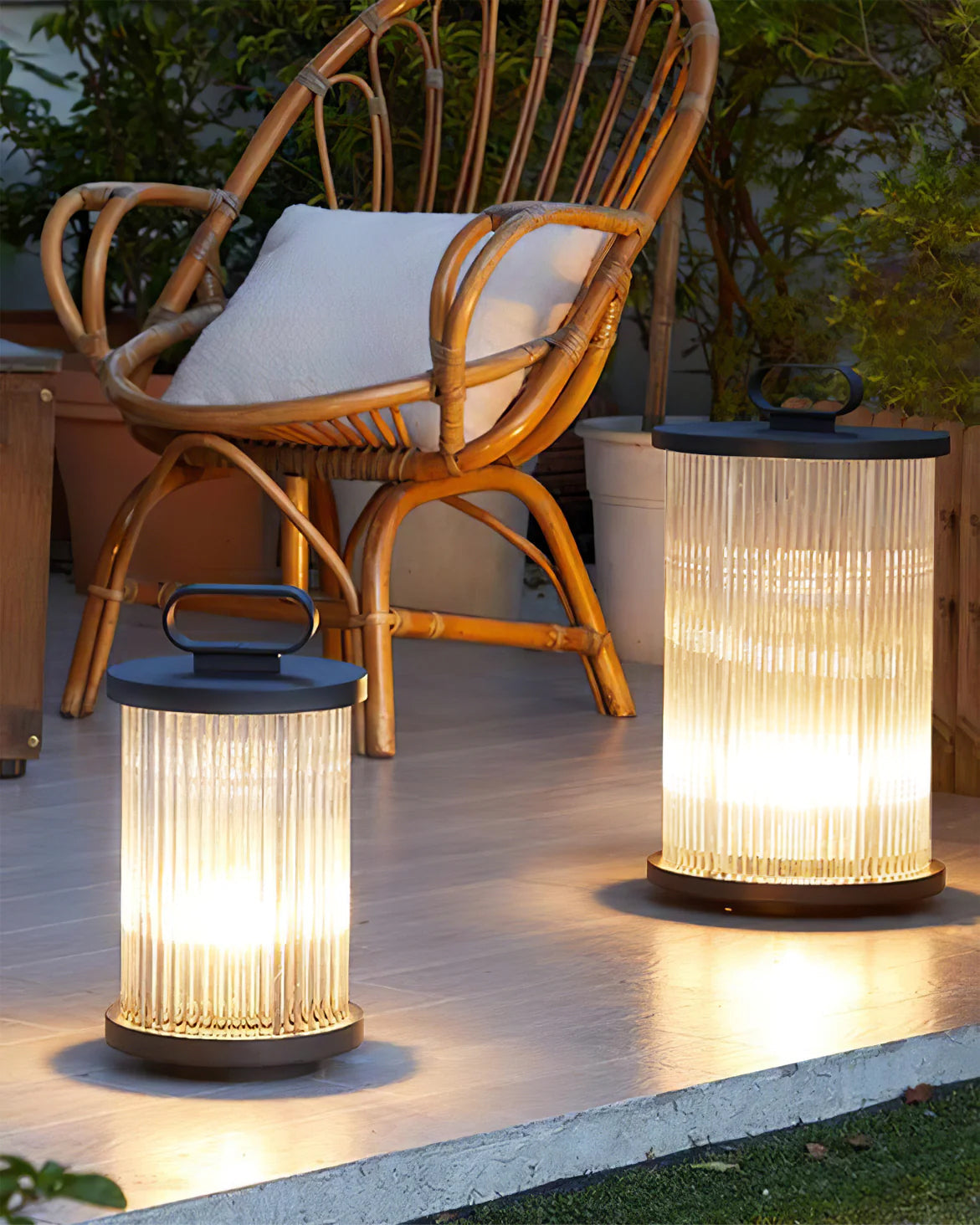 SolarGlow – Glass and Stainless Steel Garden Table Lamp