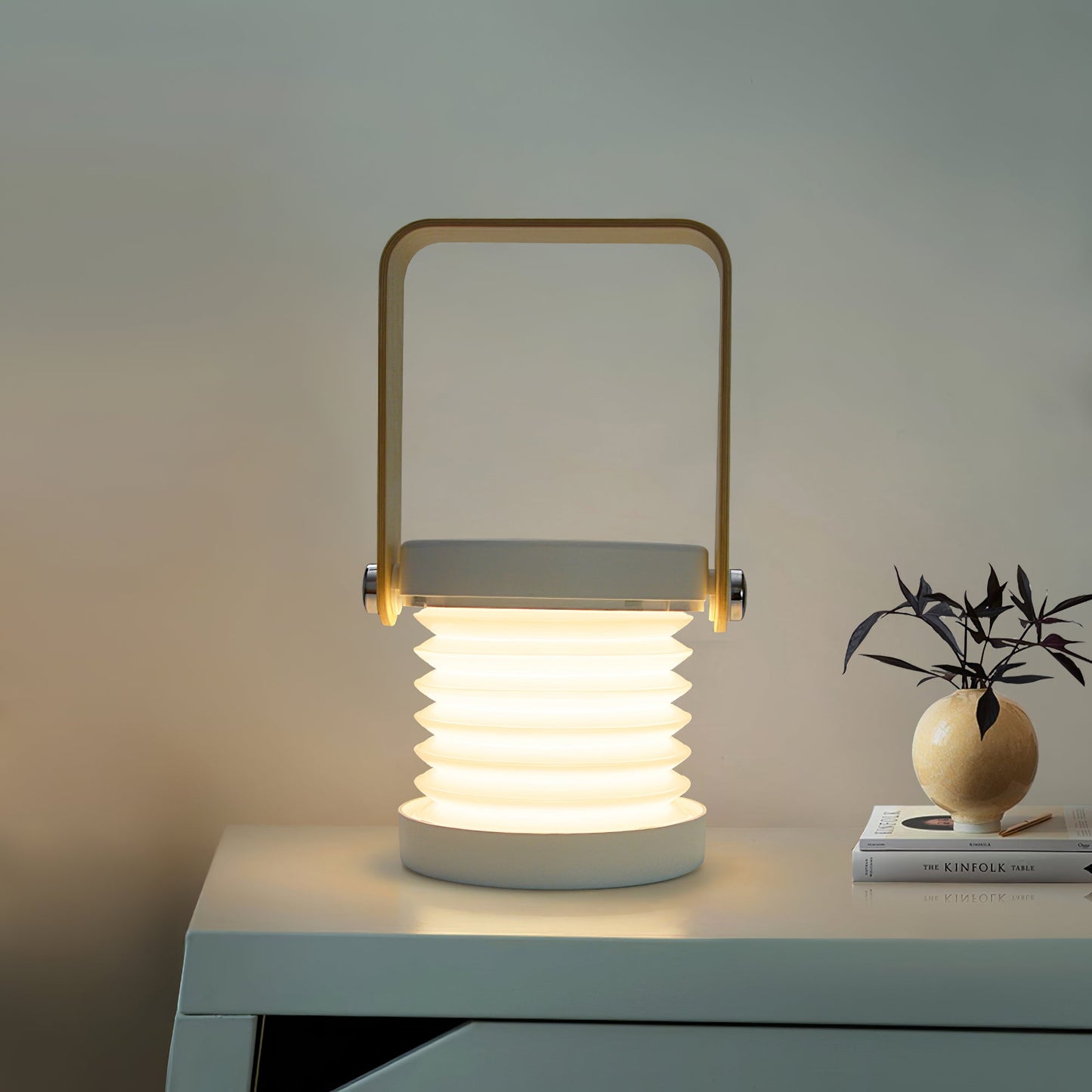 LanternLuxe - Portable Lantern Table Lamp with Cosy Glow and Elegant Design