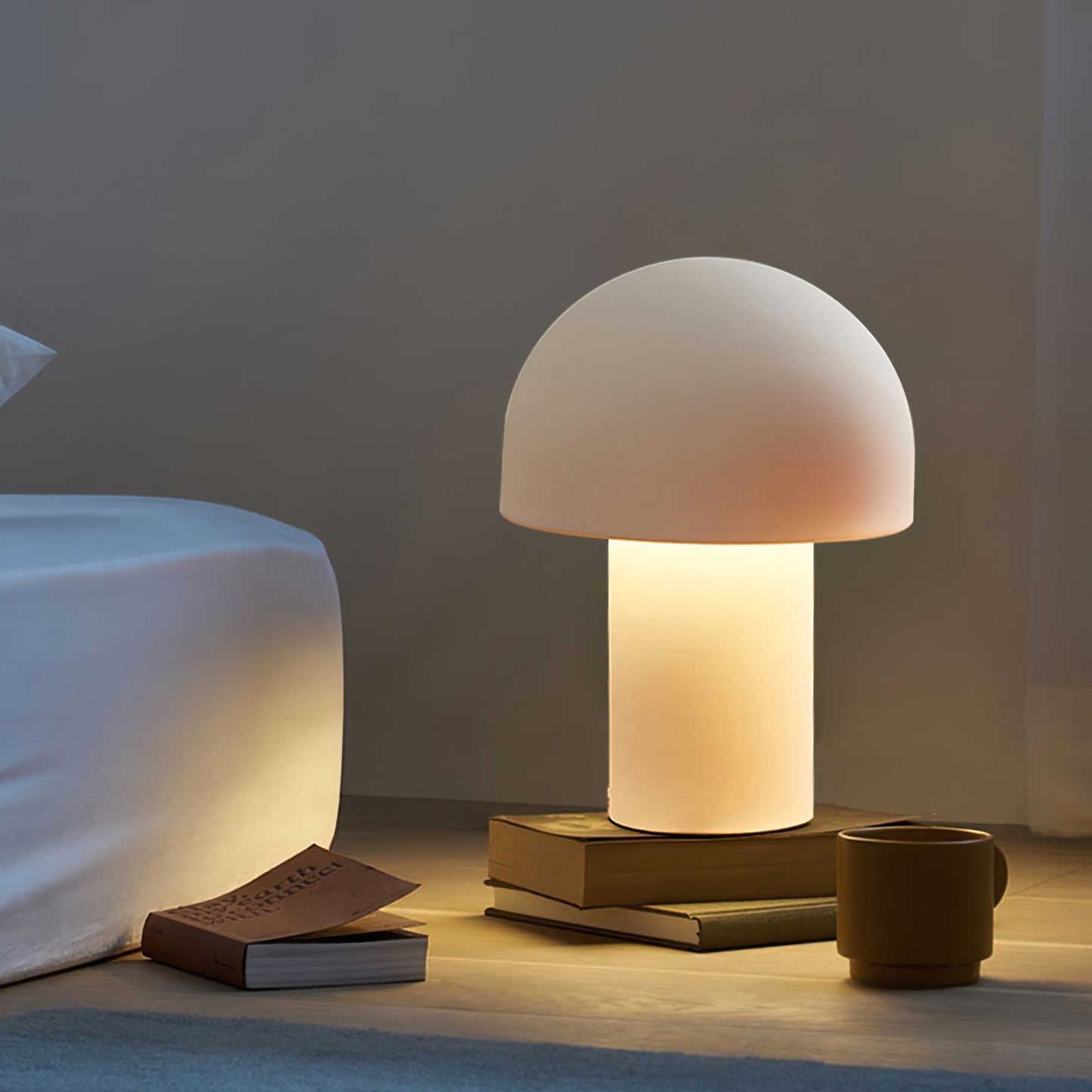 LeeryGlow - Elegant Table Lamp with Soft LED Lighting