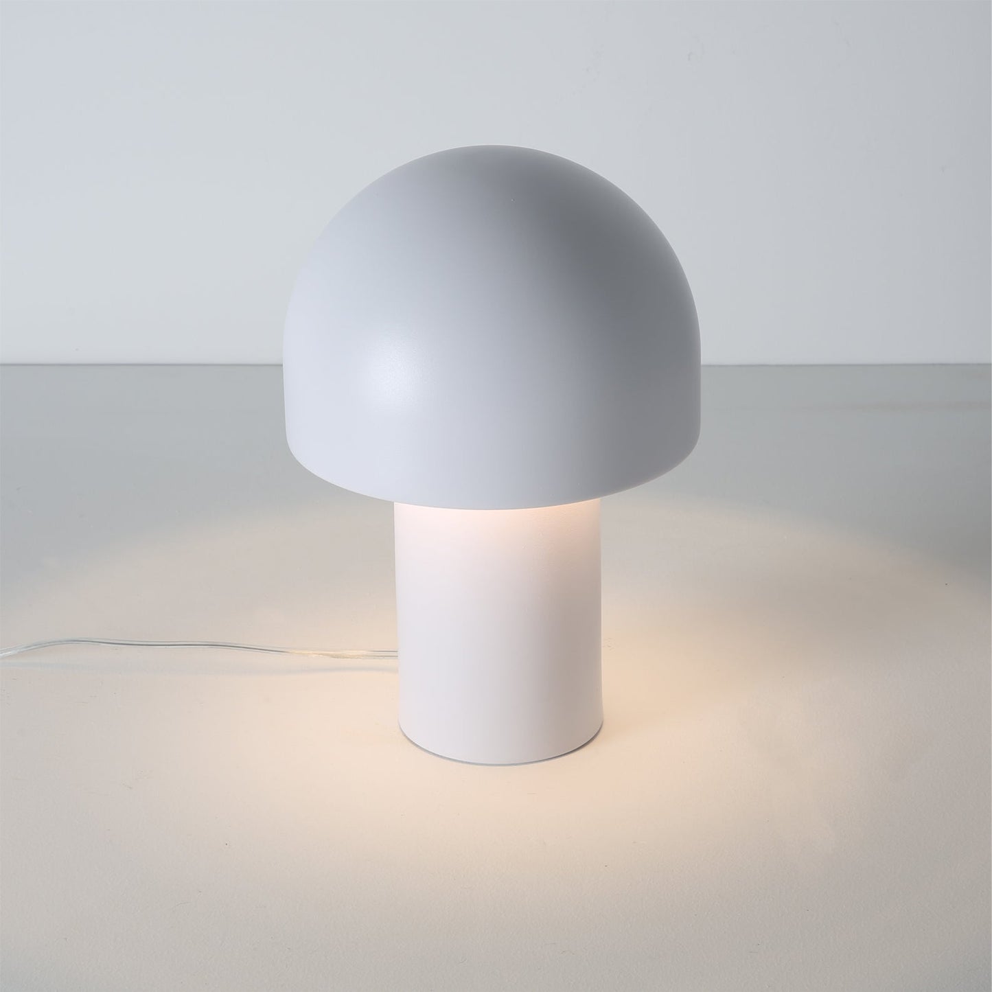 LeeryGlow - Elegant Table Lamp with Soft LED Lighting