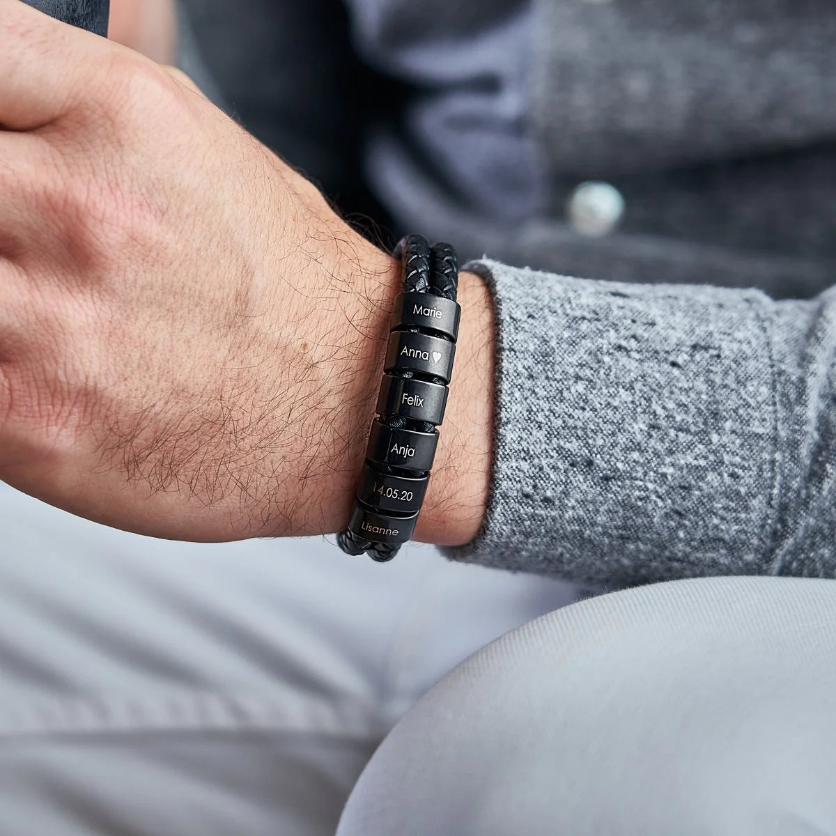 PaternalElegance - Bracelet en cuir avec perles gravées