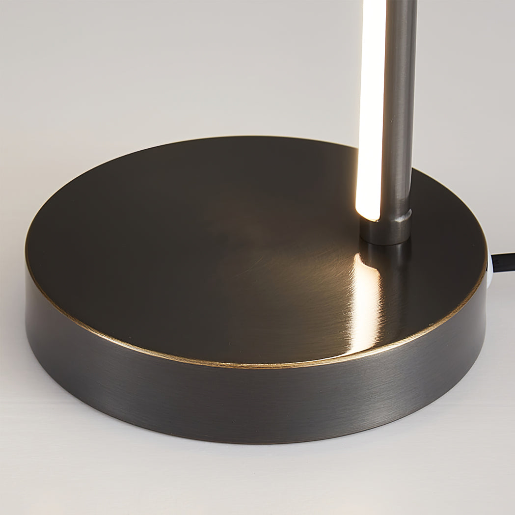 LinearGlow – Minimalistisk bordlampe med dæmpbar LED