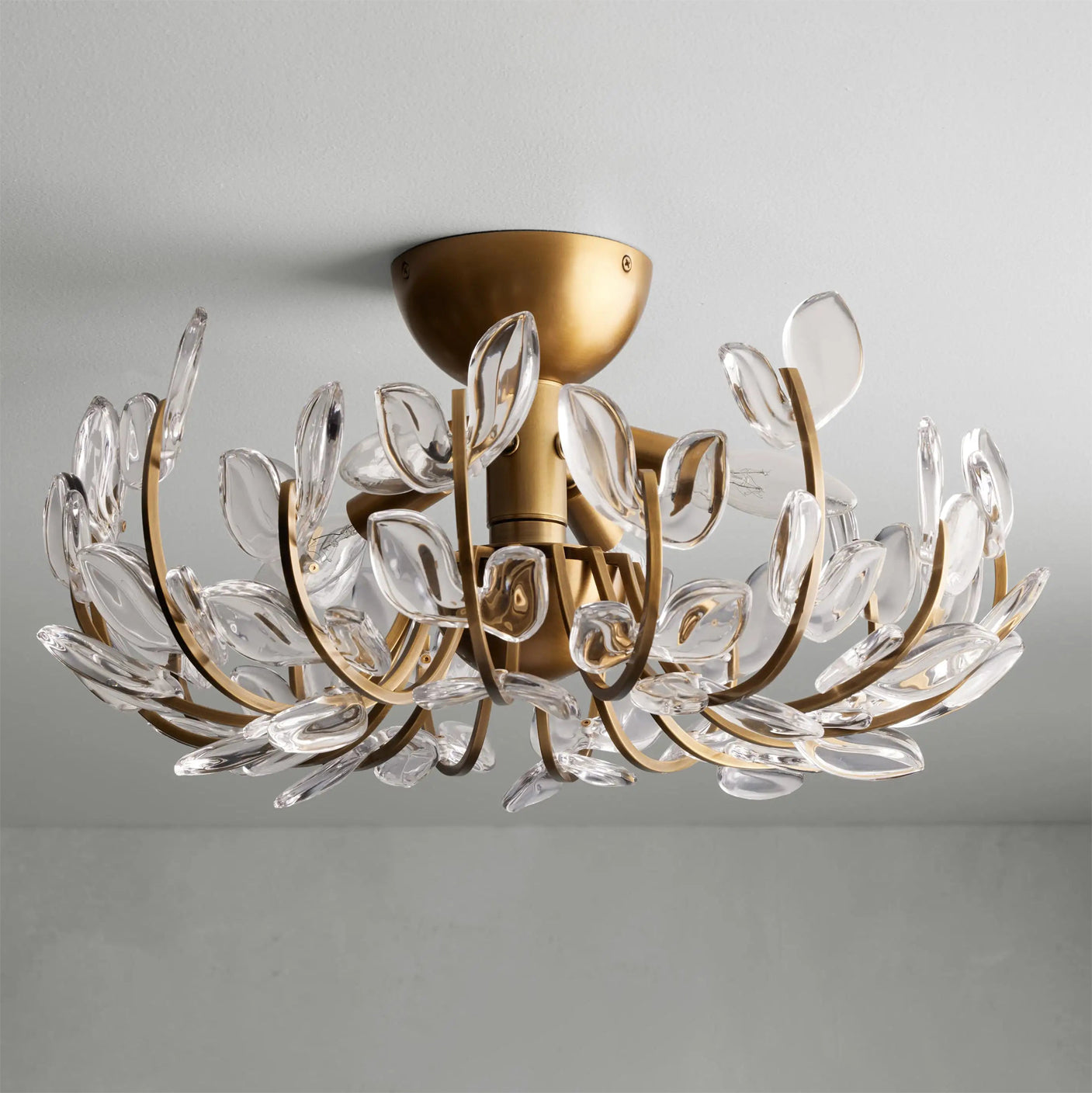 LindsayLuxe - Ceiling Lamp with Luxurious Design and Intimate Lighting