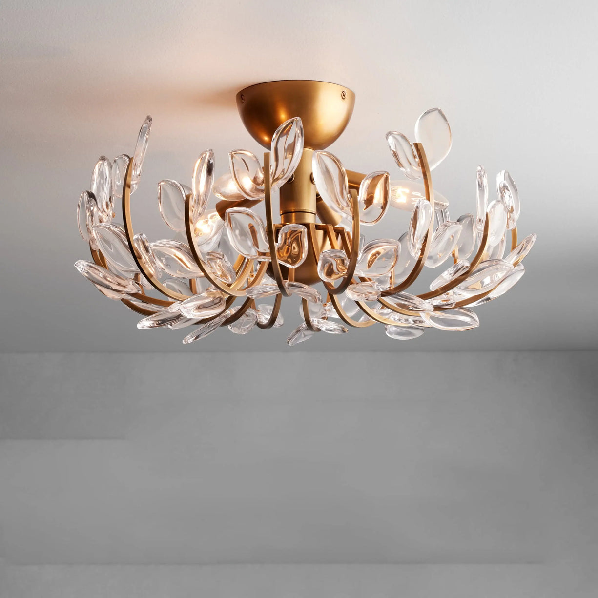 LindsayLuxe - Ceiling Lamp with Luxurious Design and Intimate Lighting