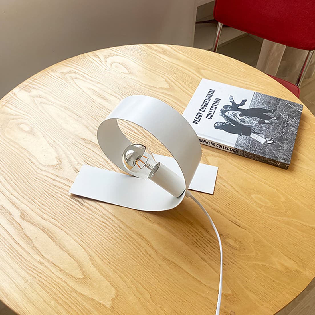 LoopingForm - Table Lamp