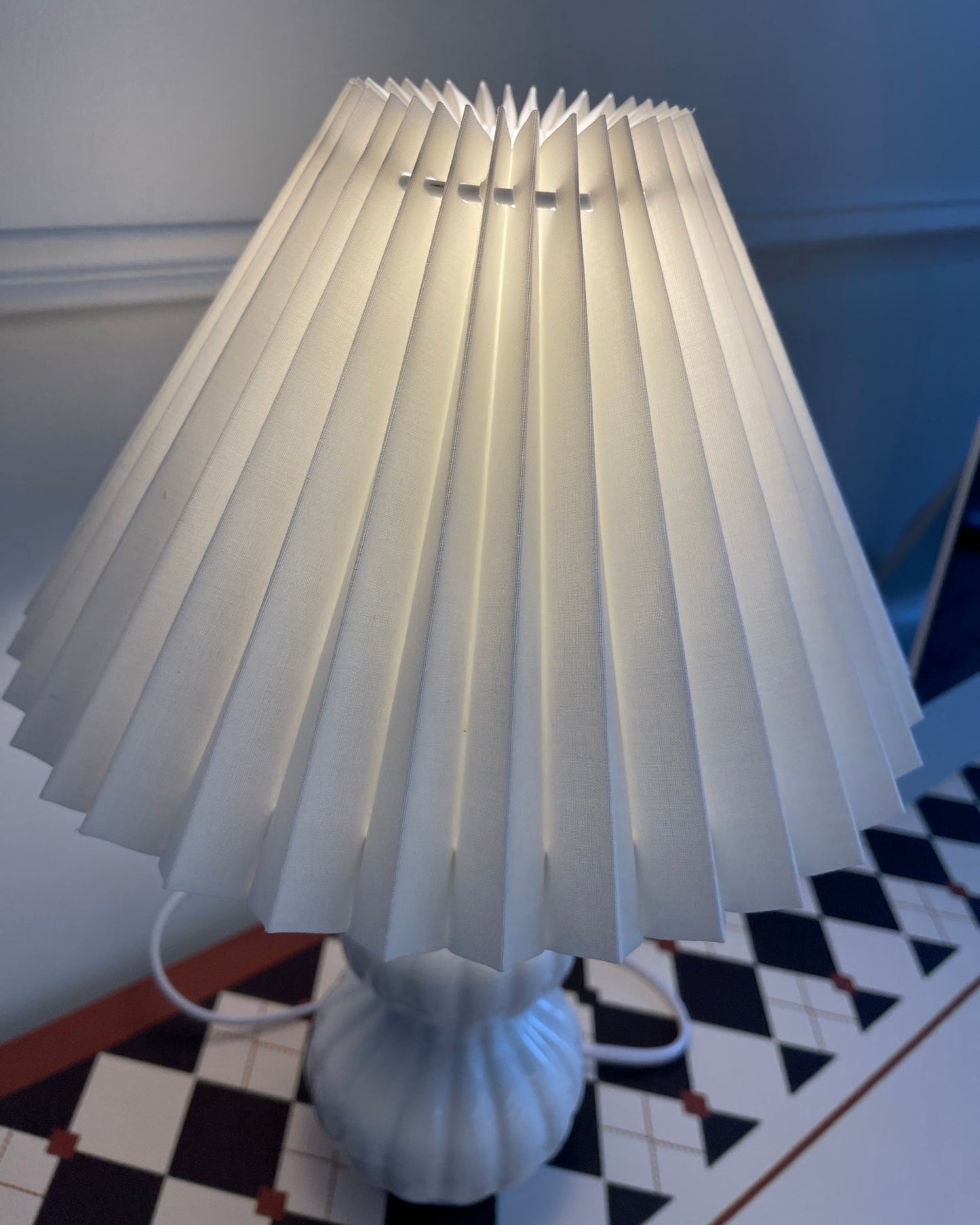 LunaLuxe - Table Lamp with Pleated Style and Pleasant Atmosphere