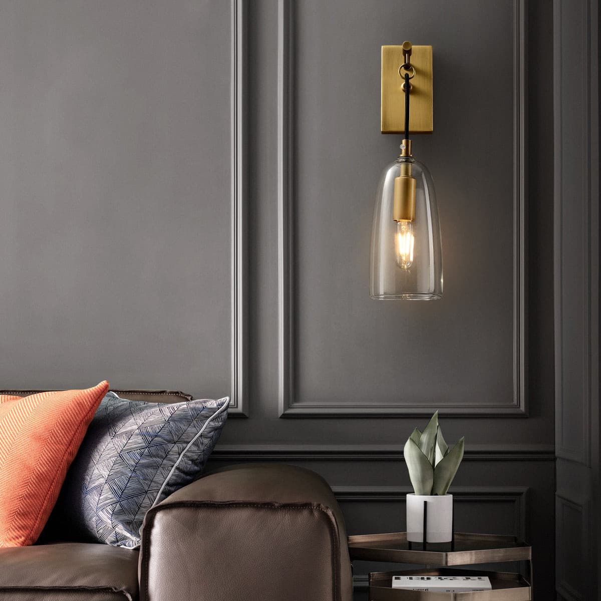 NovaBeam - Verfeinerte Wandleuchte in Gold
