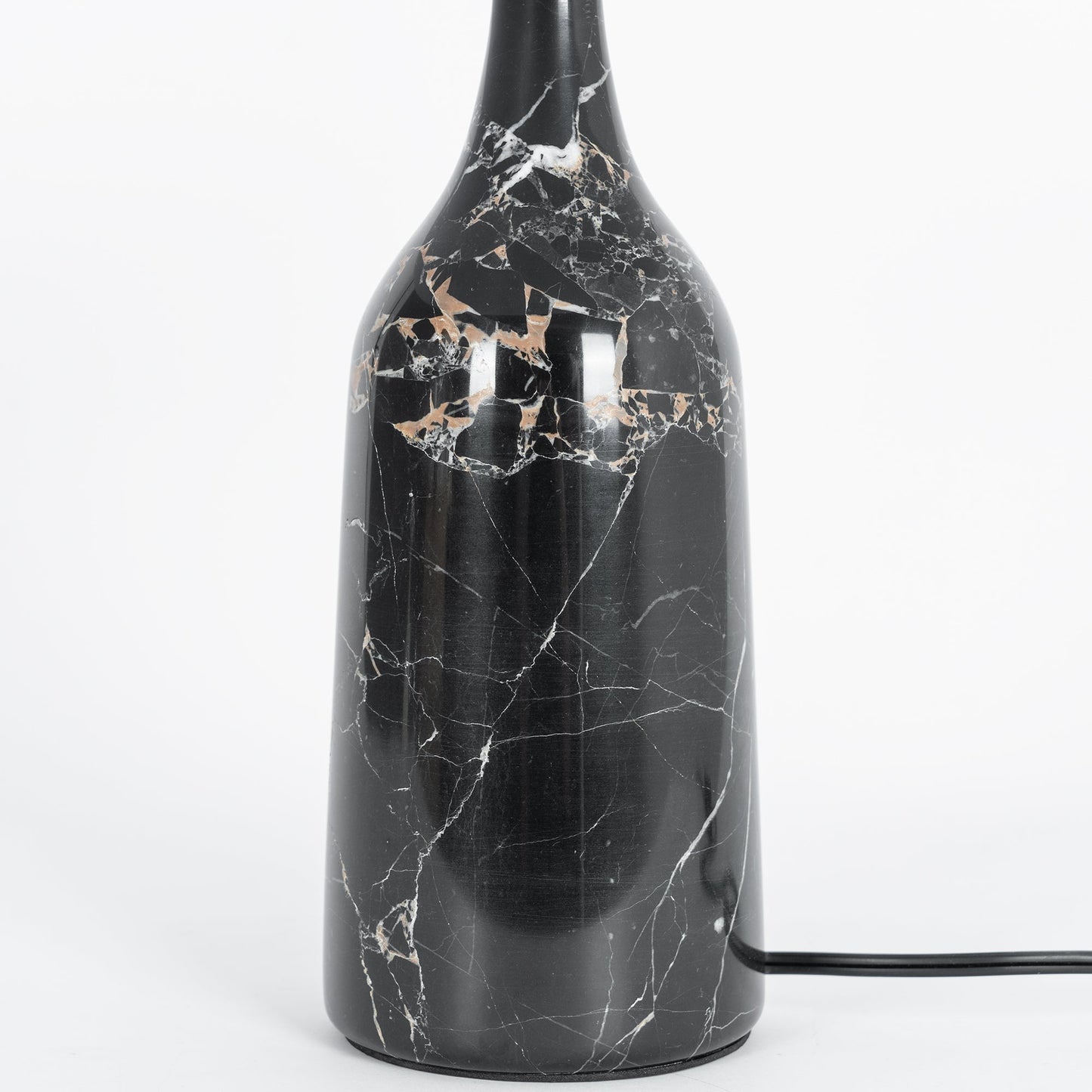 LuxeEddy - Table Lamp with Elegant Design and Subtle Light Distribution