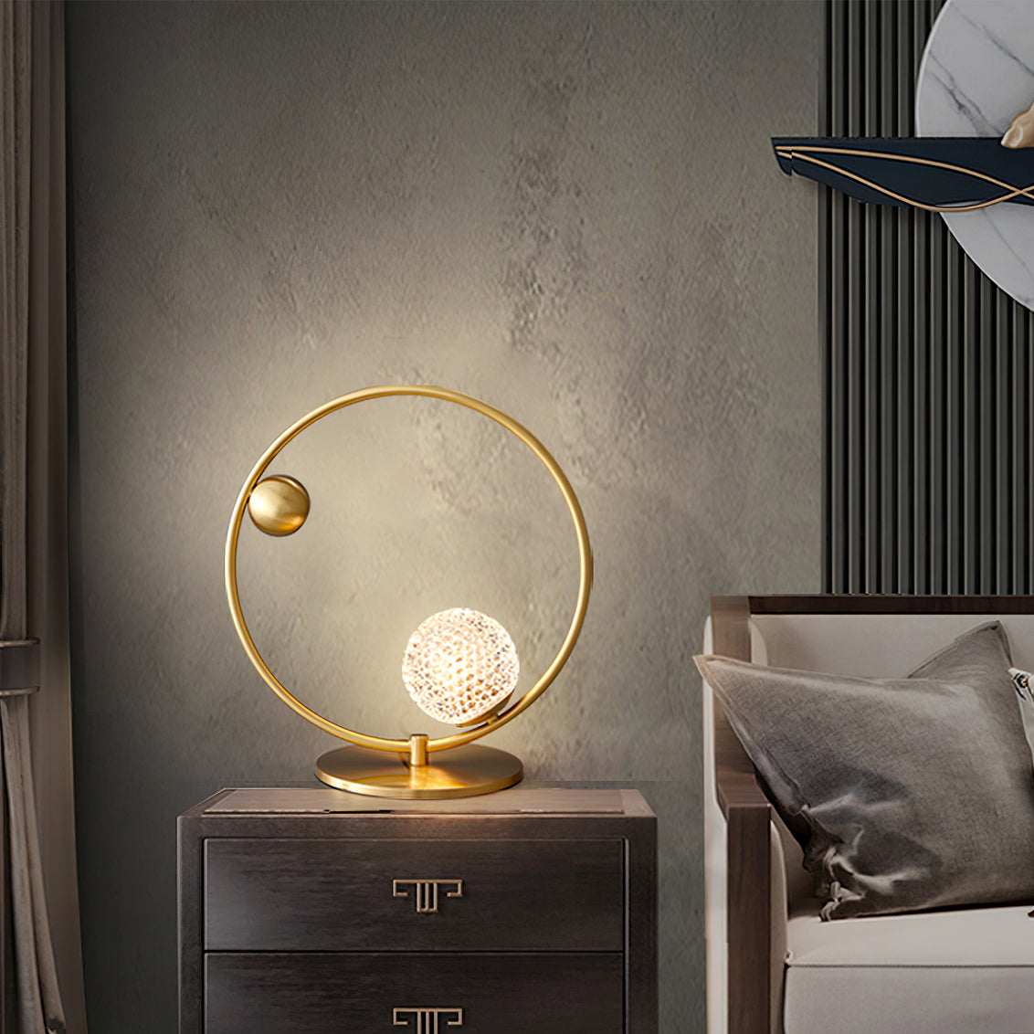 OrbaLight – Unik bordlampe med sfæriske skærme