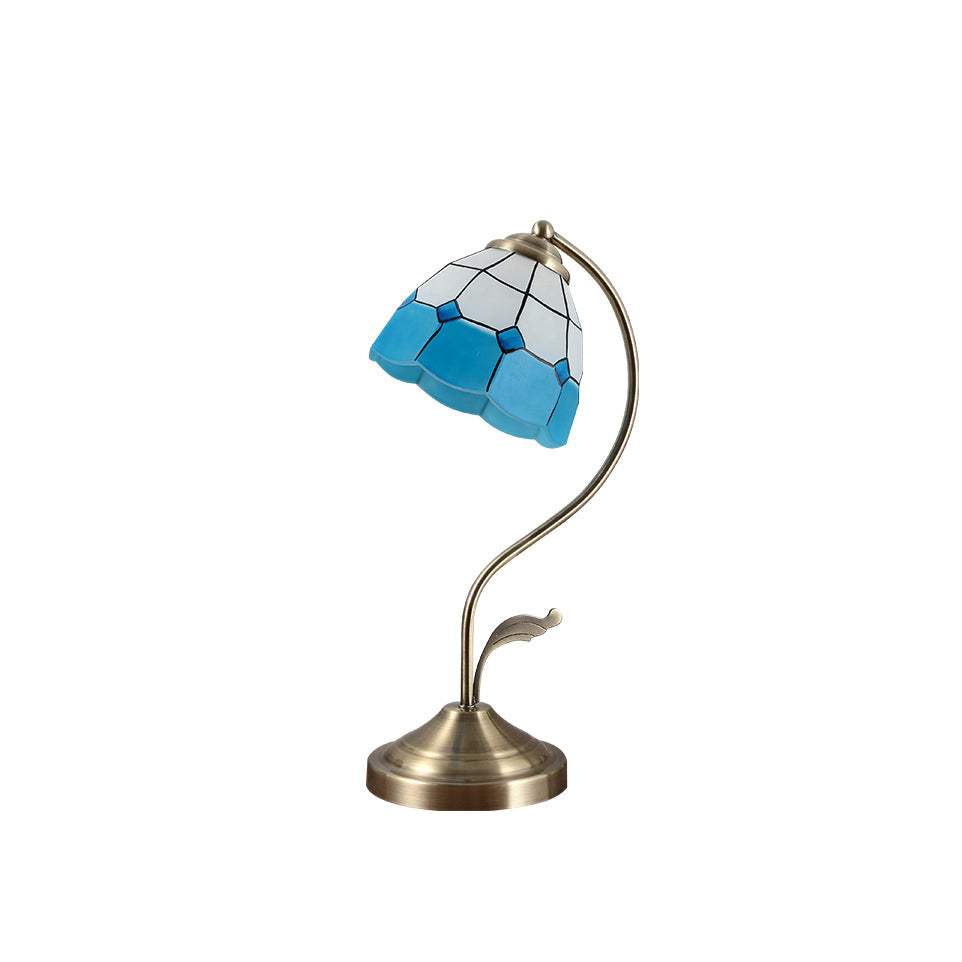 EleganceBloom – Guld bordlampe med hvid og blå glasblomst