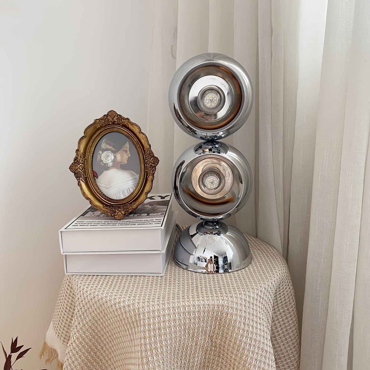LuxeMickey - Table Lamp with Charismatic Style and Subtle Lighting