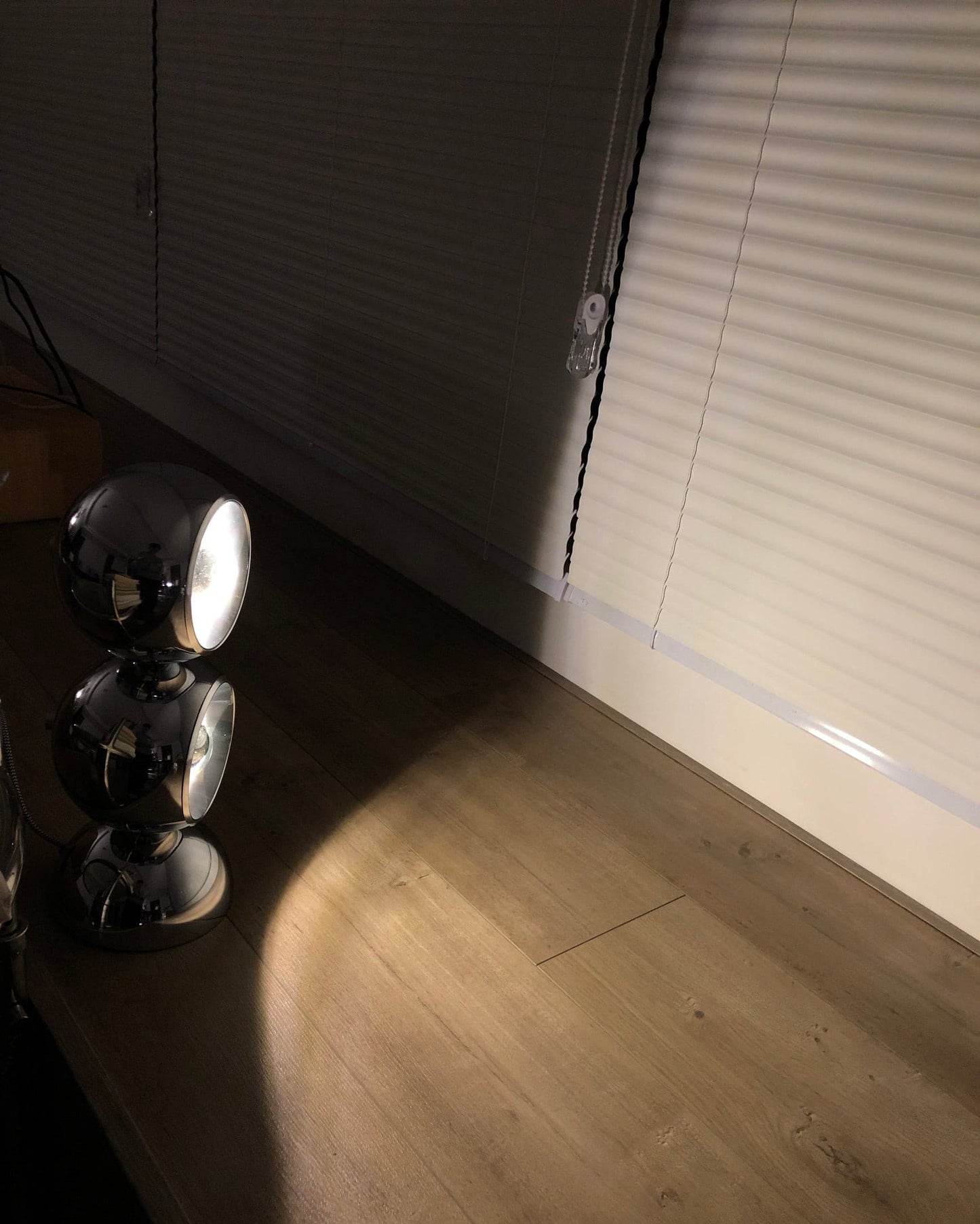 LuxeMickey - Table Lamp with Charismatic Style and Subtle Lighting