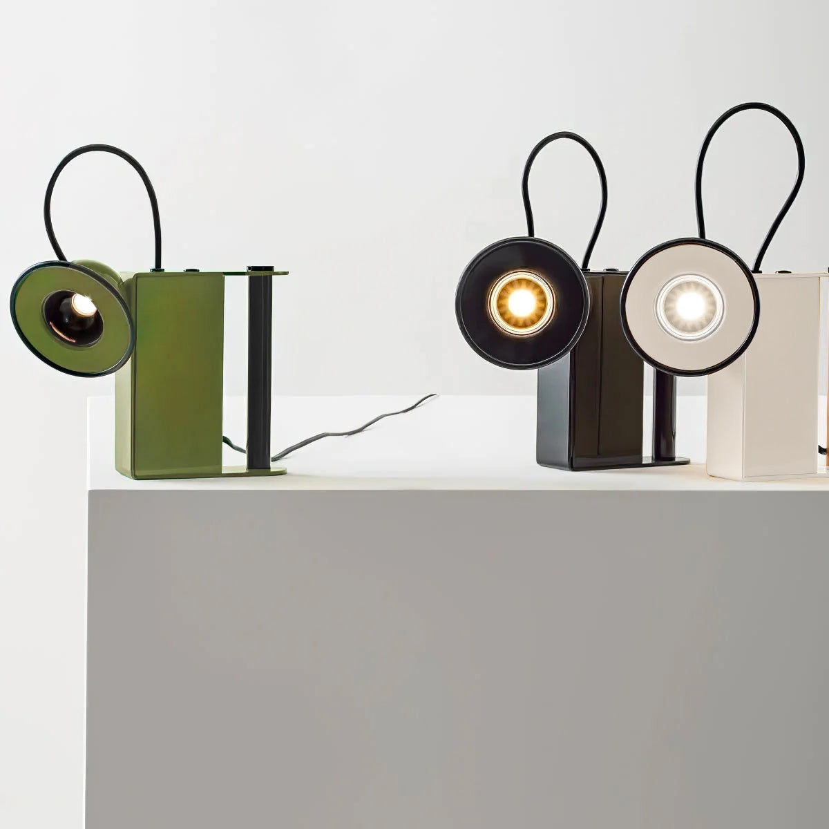 MiniLume - Slank LED bordlampe med magnetisk lyshoved
