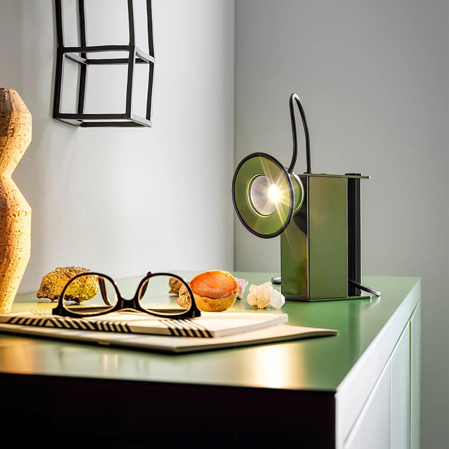 MiniLume - Slank LED bordlampe med magnetisk lyshoved