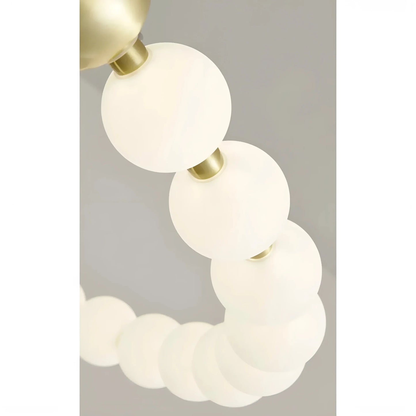 EleganceOrb - Stylish Pearl-shaped Chandelier