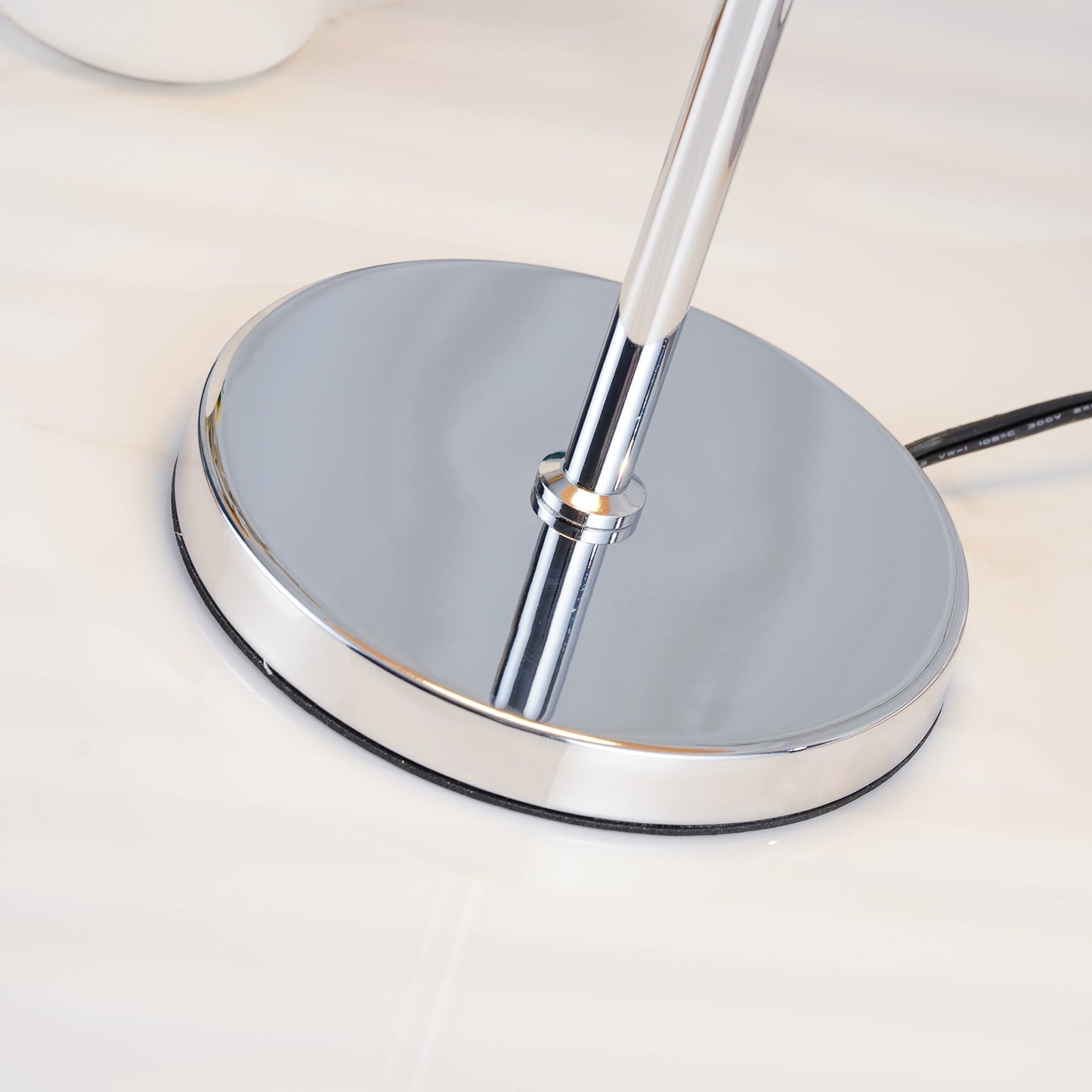 VibrantAura - Lampe de table LED moderne au design rétro
