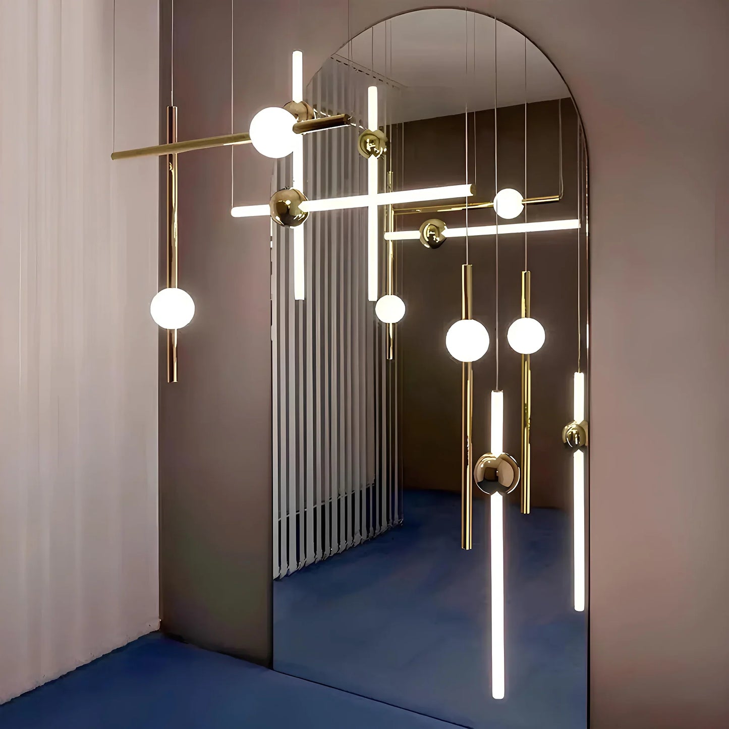 GleamGold - Lustre en or élégant