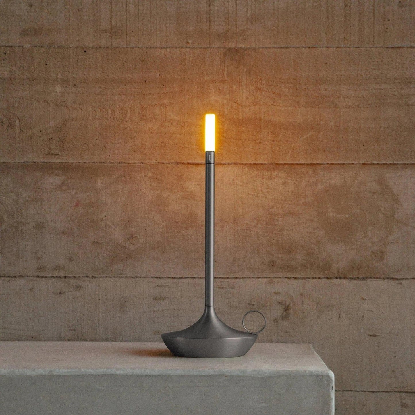 IronFlame - Stilfuld nordisk lysestage i industrielt look