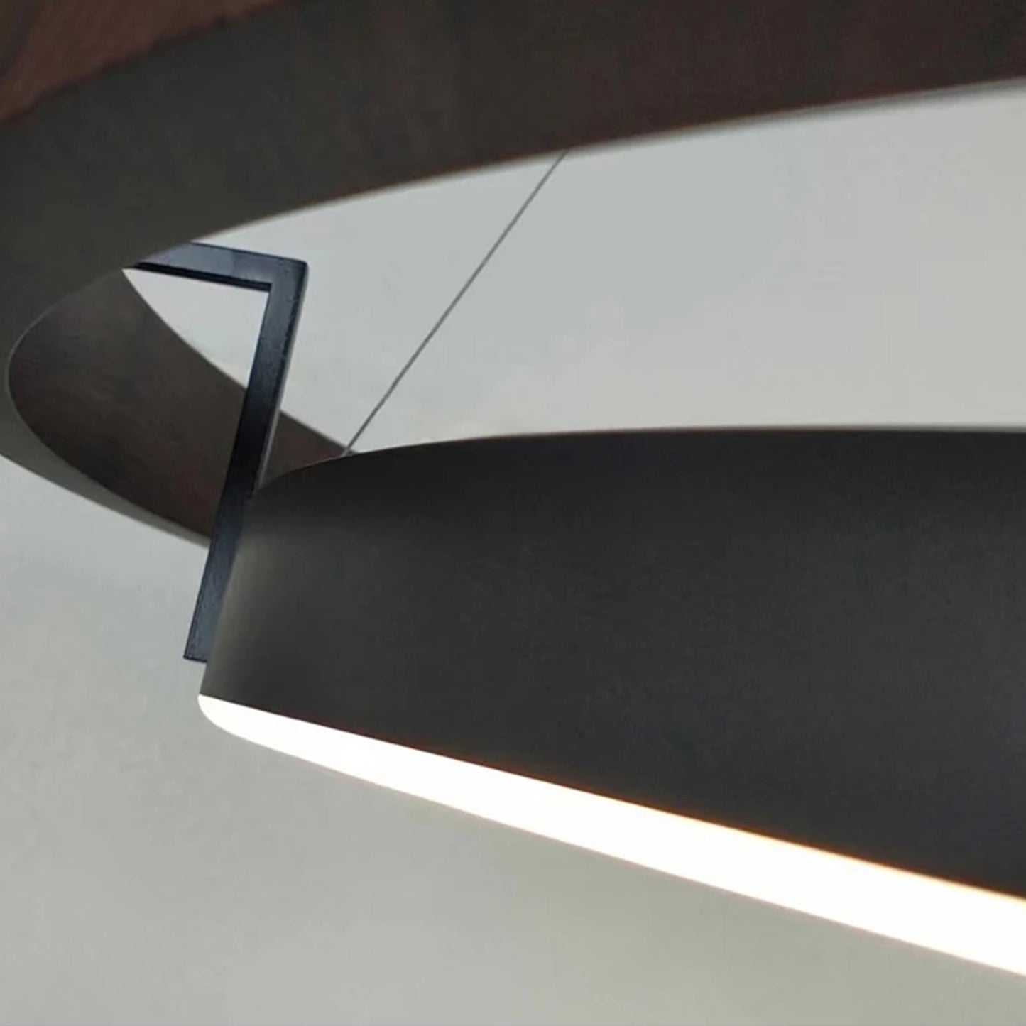 ModernGlow - Stylish Aluminium Design Lamp