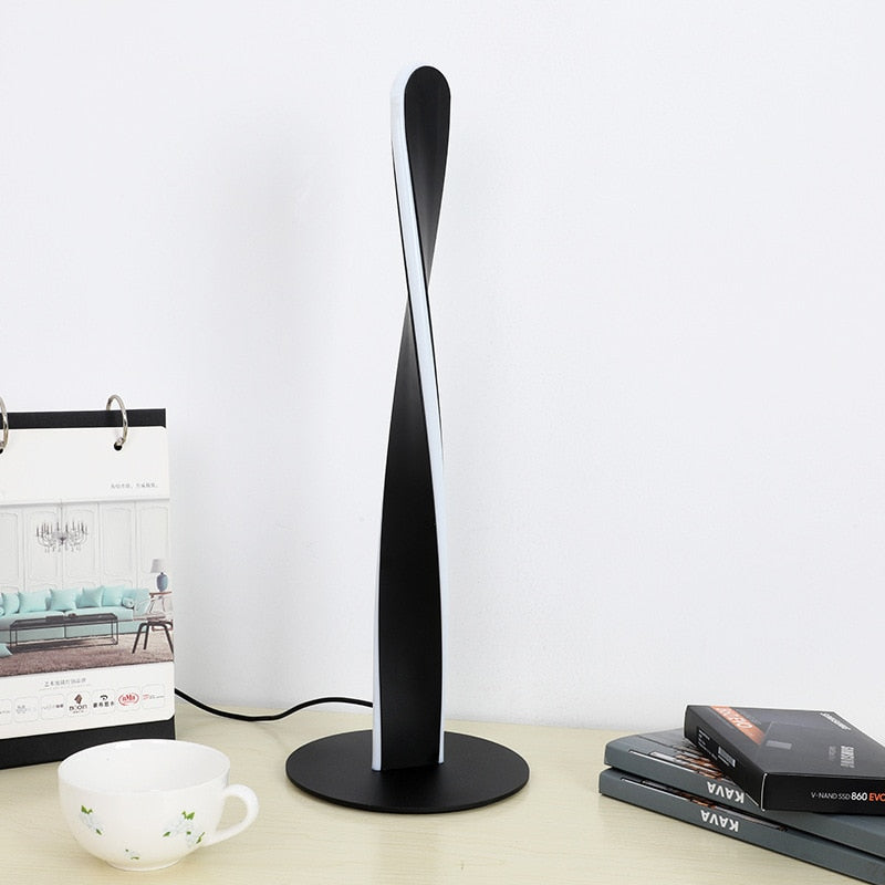 DimBeam - Dimmbar aluminium skrivebordslampe for fleksibel belysning