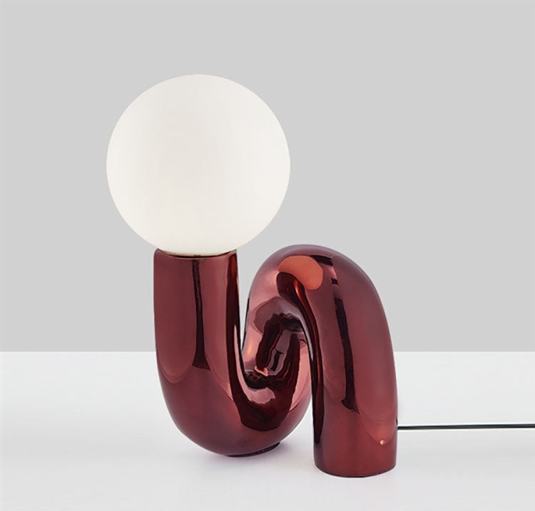 ItalicShine - Skrå Bordlampe til Forfinet Belysning