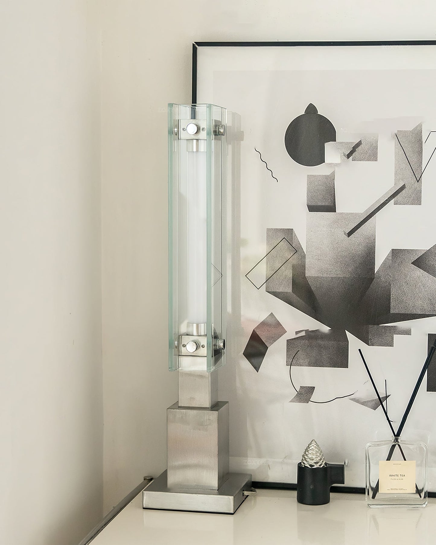 LampadaireGlow - Table Lamp with Refined Shape and Soft Glow