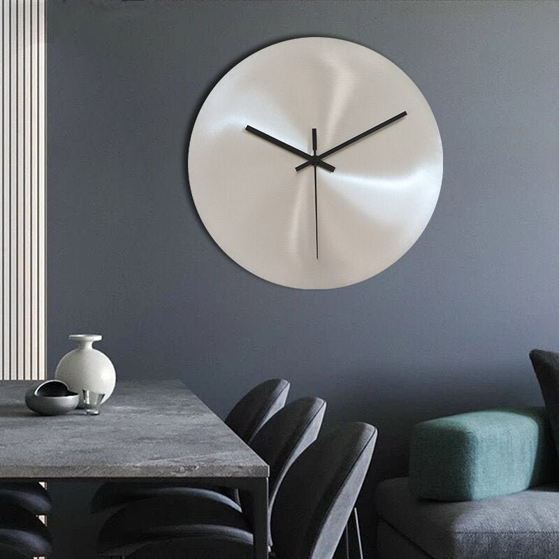 MinimalSteel - Elegant veggklokke