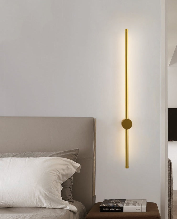 RodLux - Moderne Væglampe med Stik og Skandinavisk Design