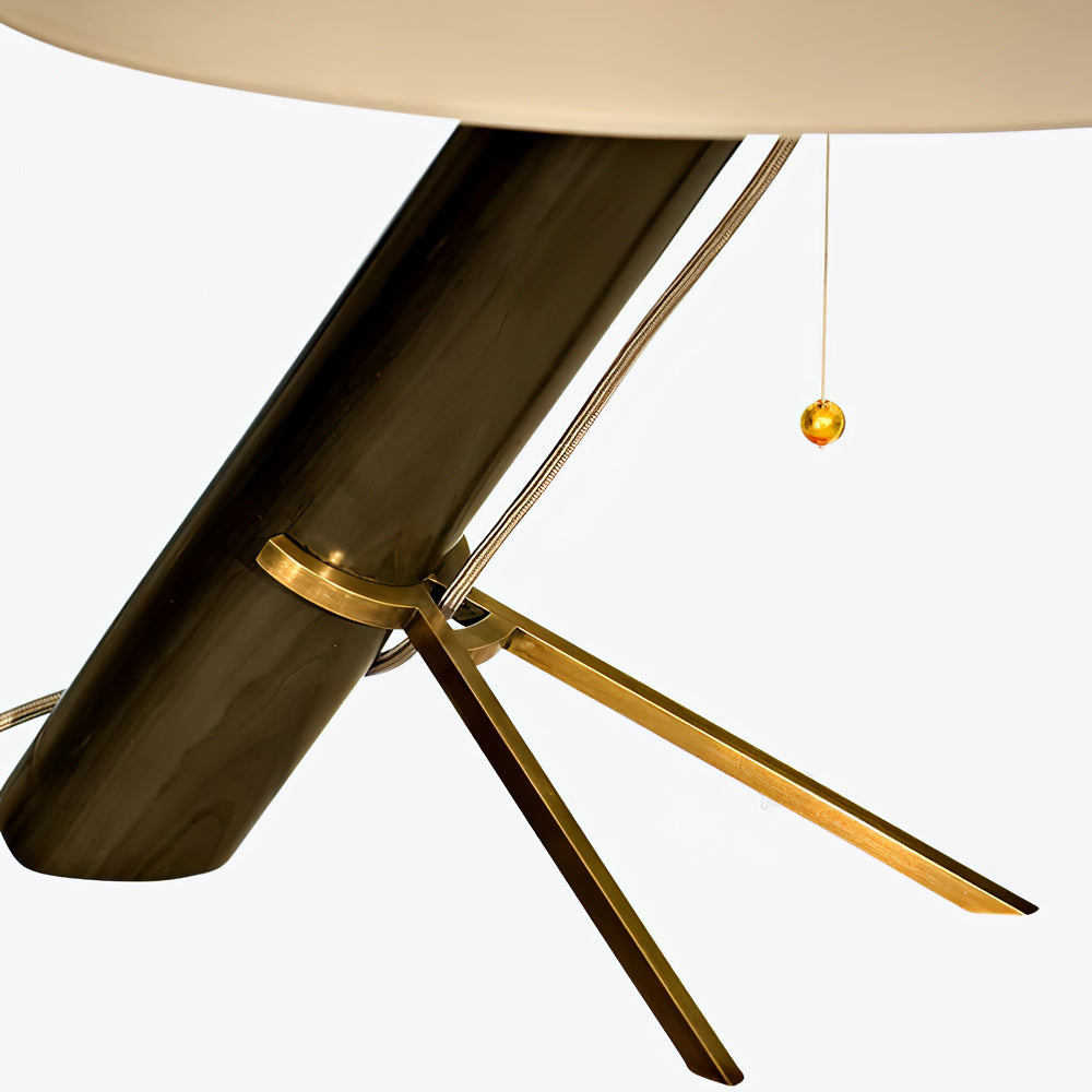TranquilAura – Lampe de table élégante avec finition dorée