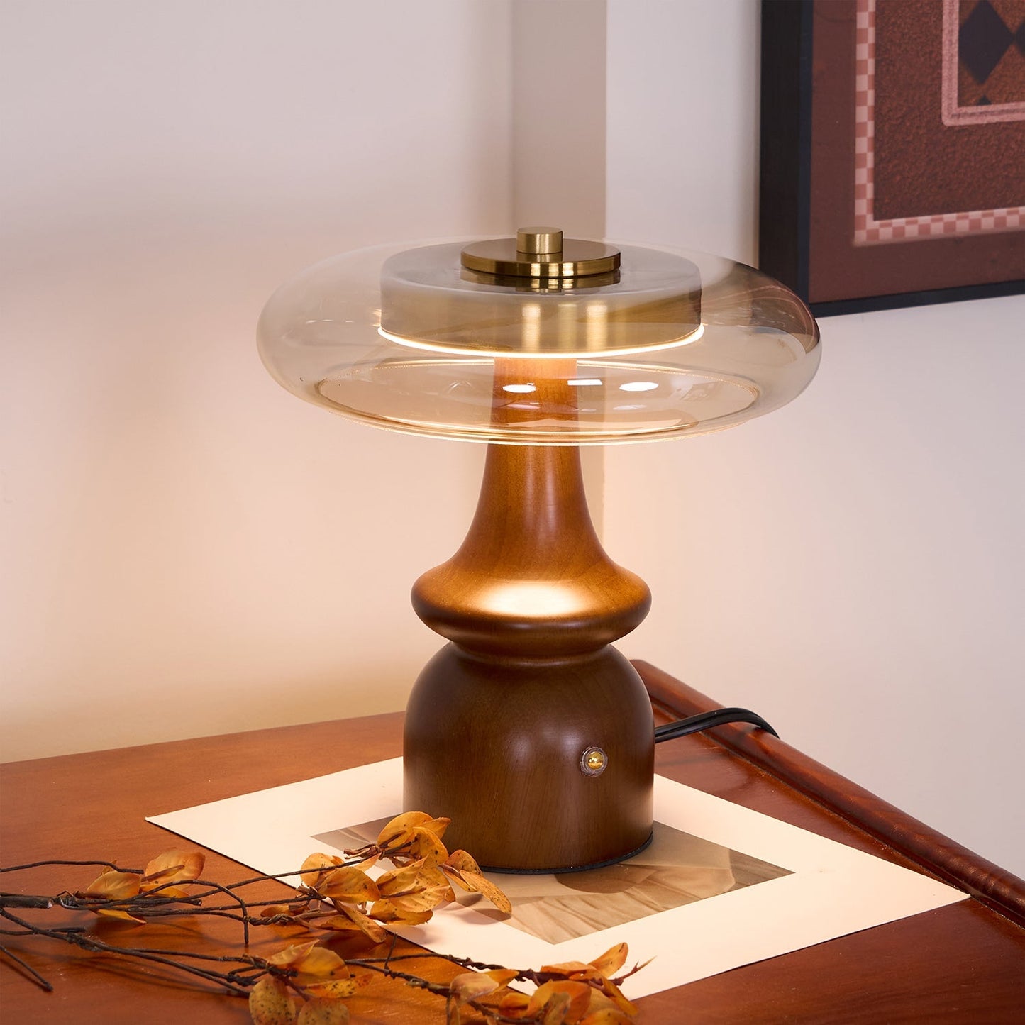 LumaNova - Moderne accentlampe med rav- og røgfinish