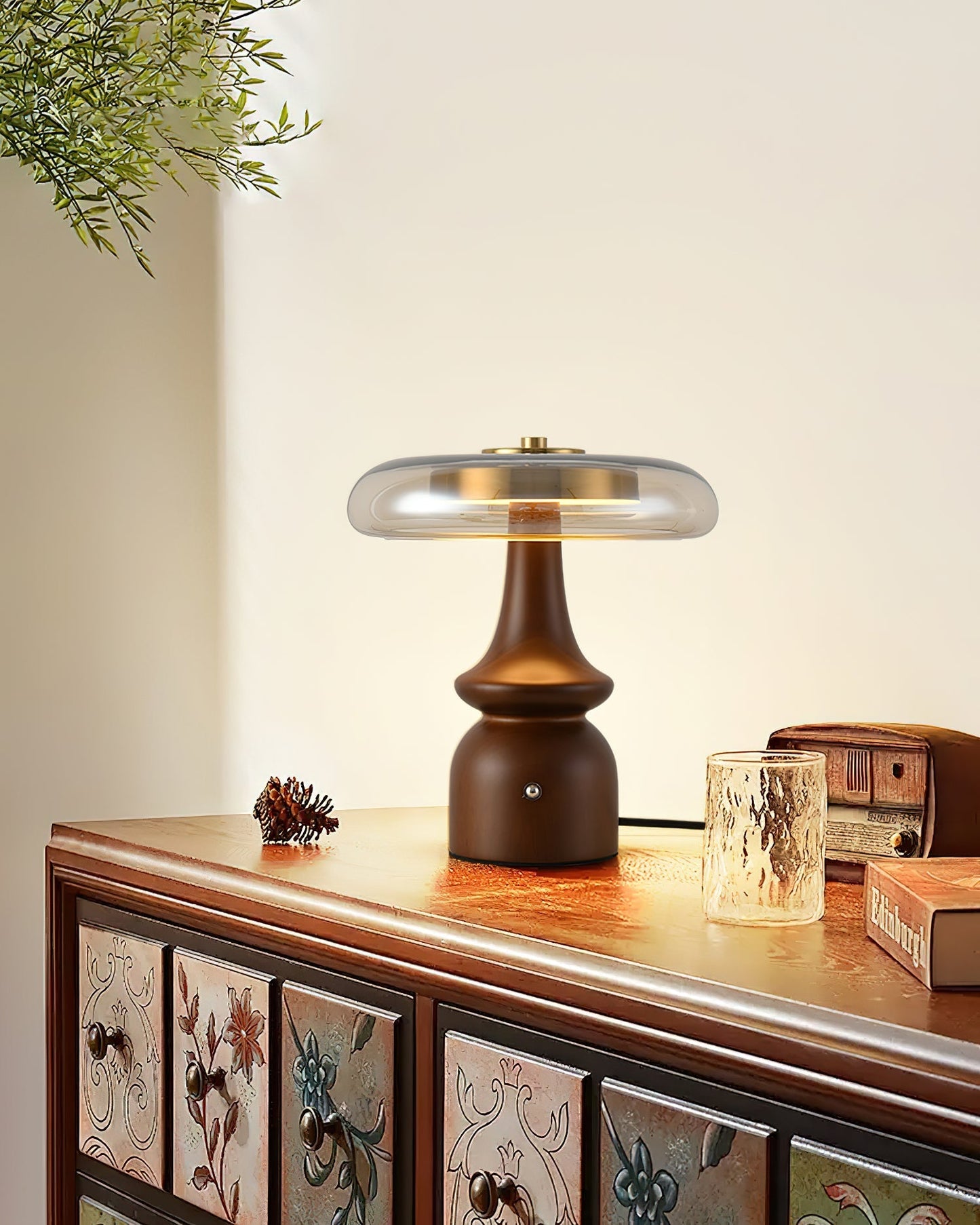 LumaNova - Moderne accentlampe med rav- og røgfinish