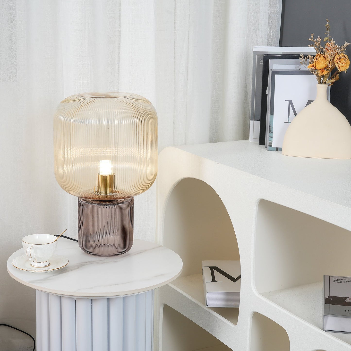 GlowSphere - Oval bordlampe af glas og metal