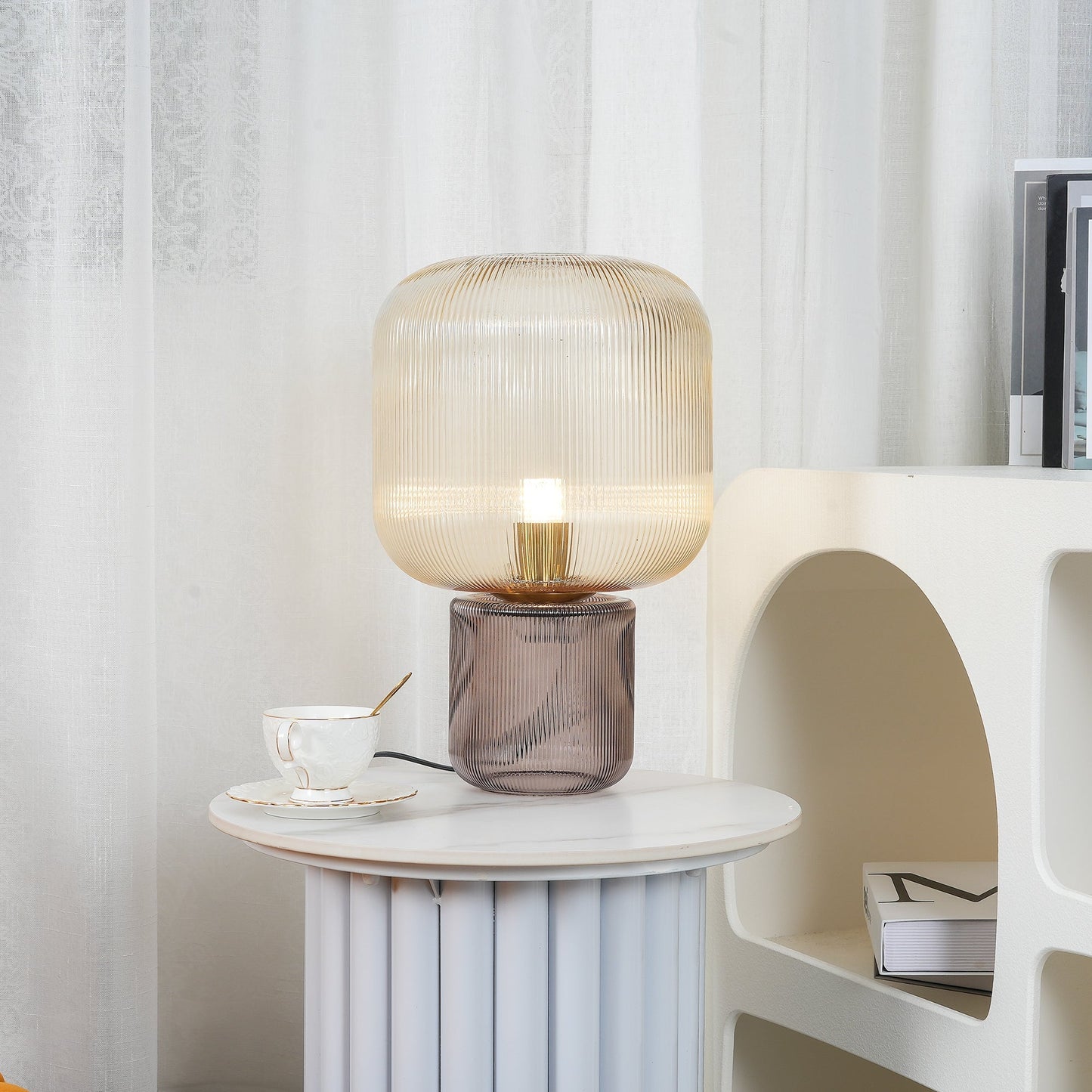 GlowSphere - Oval bordlampe af glas og metal