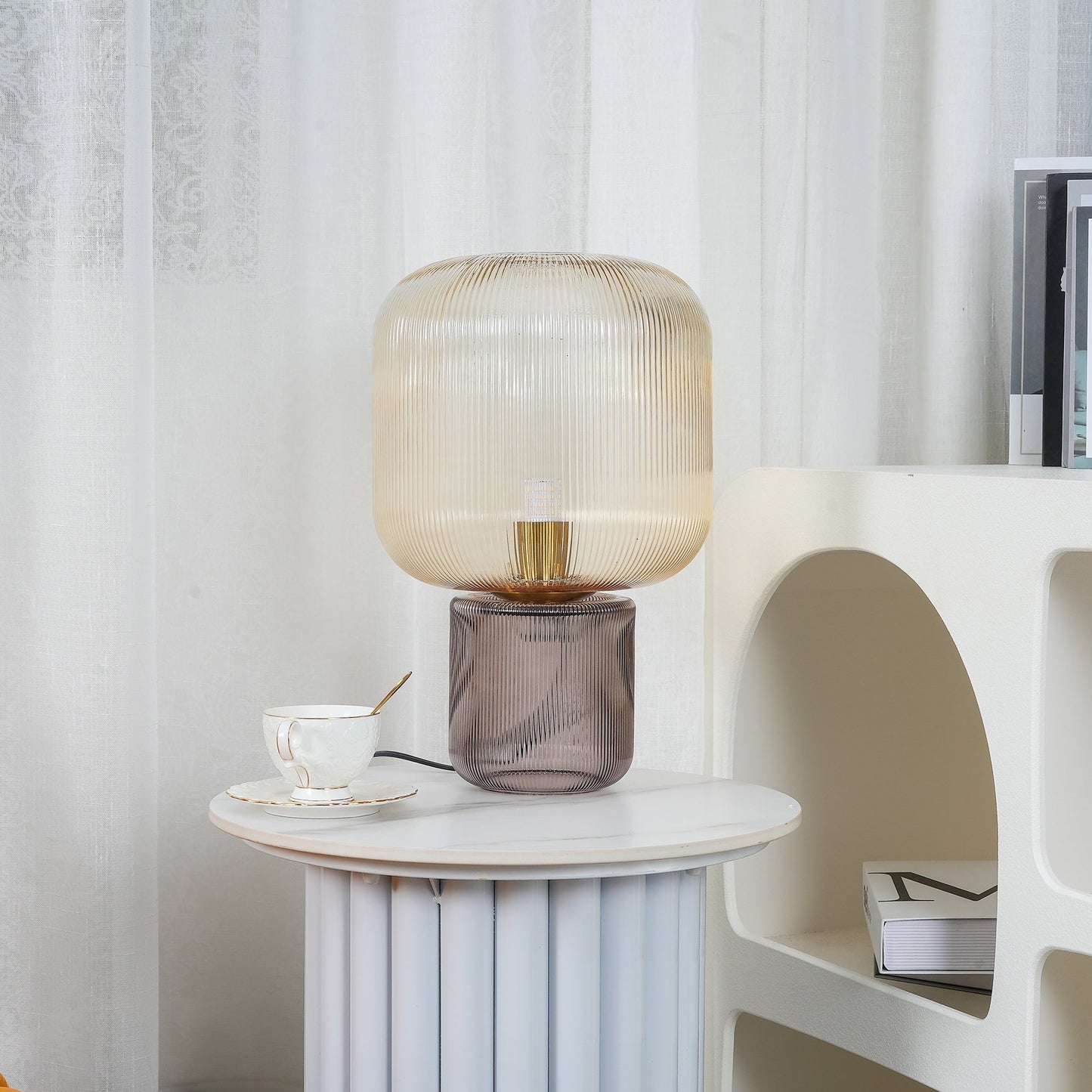 GlowSphere - Oval bordlampe af glas og metal