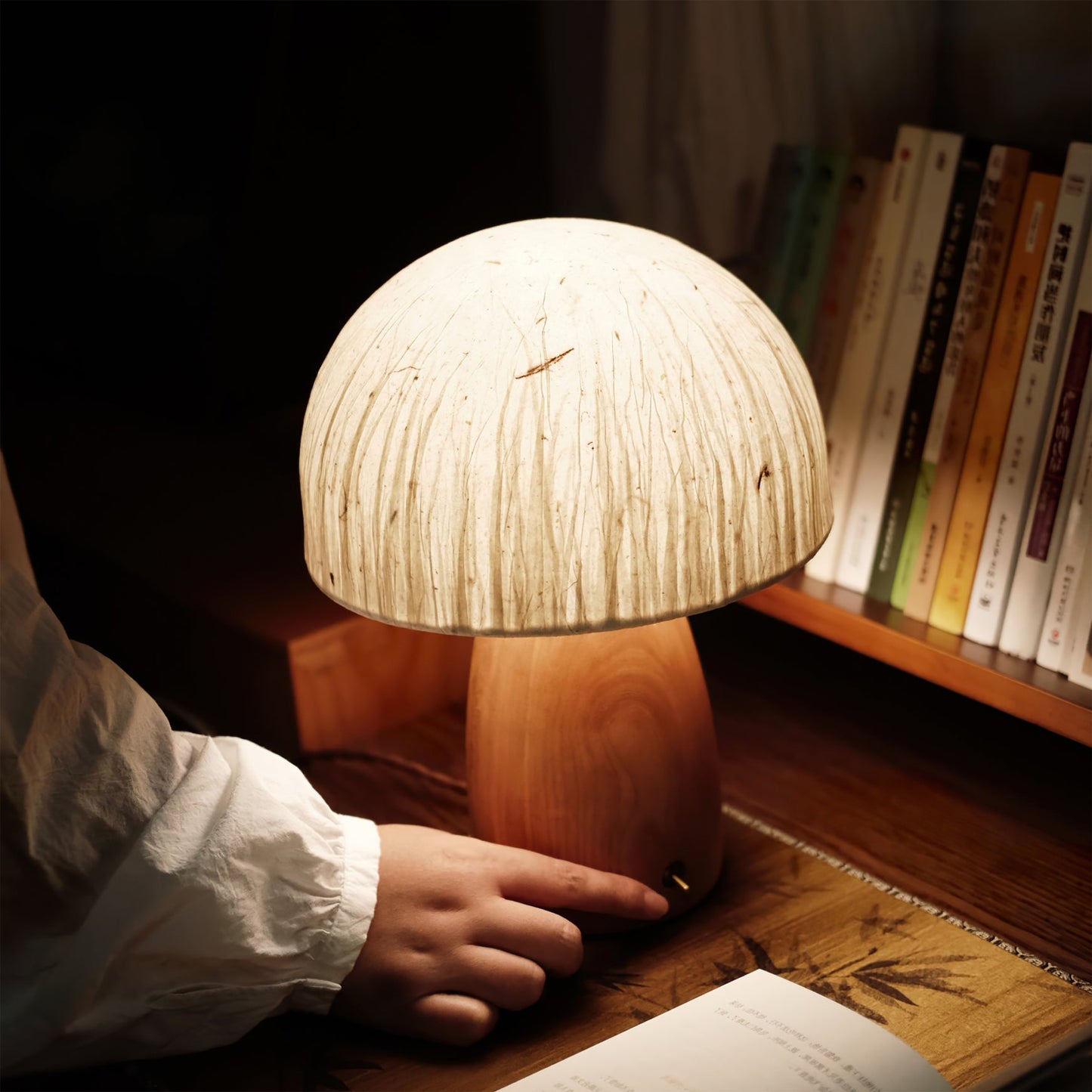 Light Mushroom - Table Lamp in Playful Mushroom Shape with Warm Light