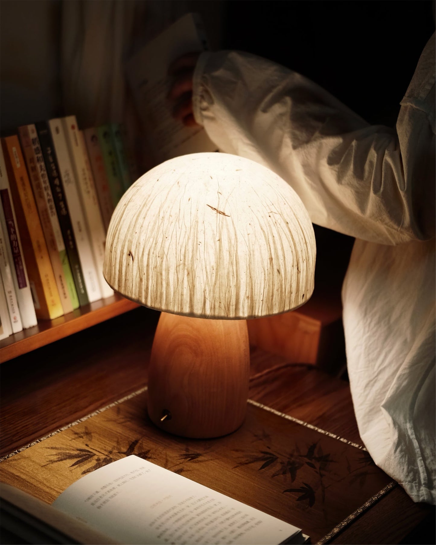 Light Mushroom - Table Lamp in Playful Mushroom Shape with Warm Light