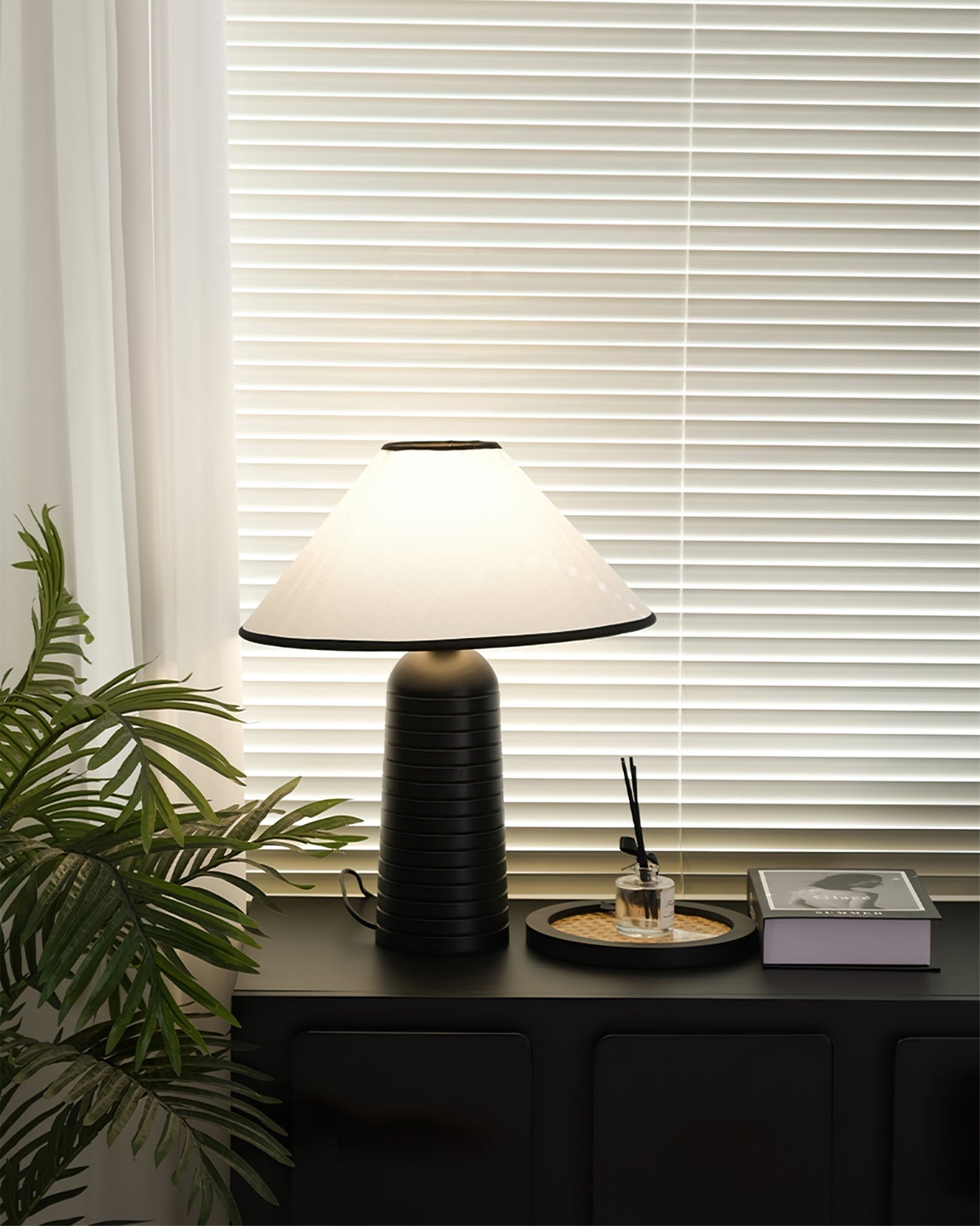 LichtPalisades - Elegant bordlampe med geometrisk design