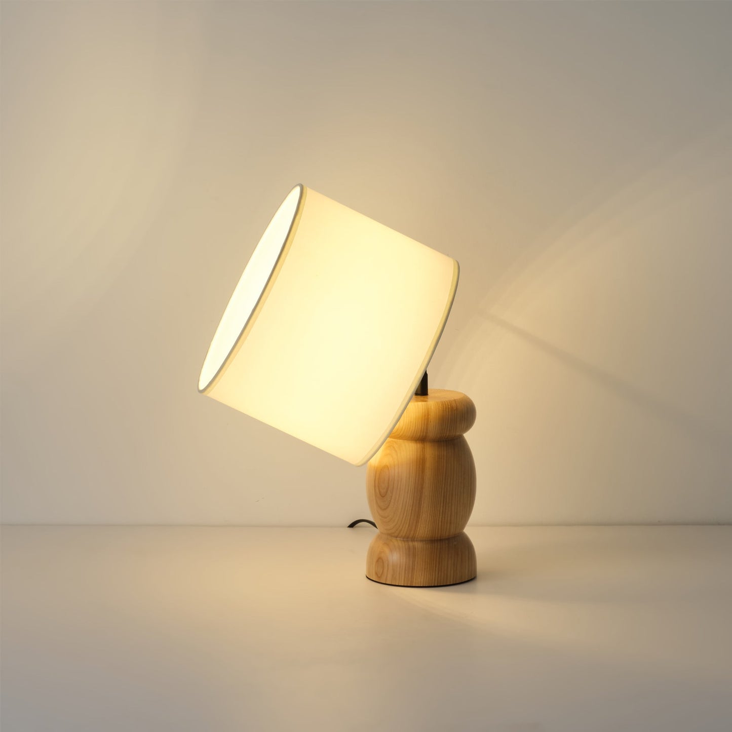 WoodPebble - Lampe de table avec base en bois en forme de pierre et lumière chaude